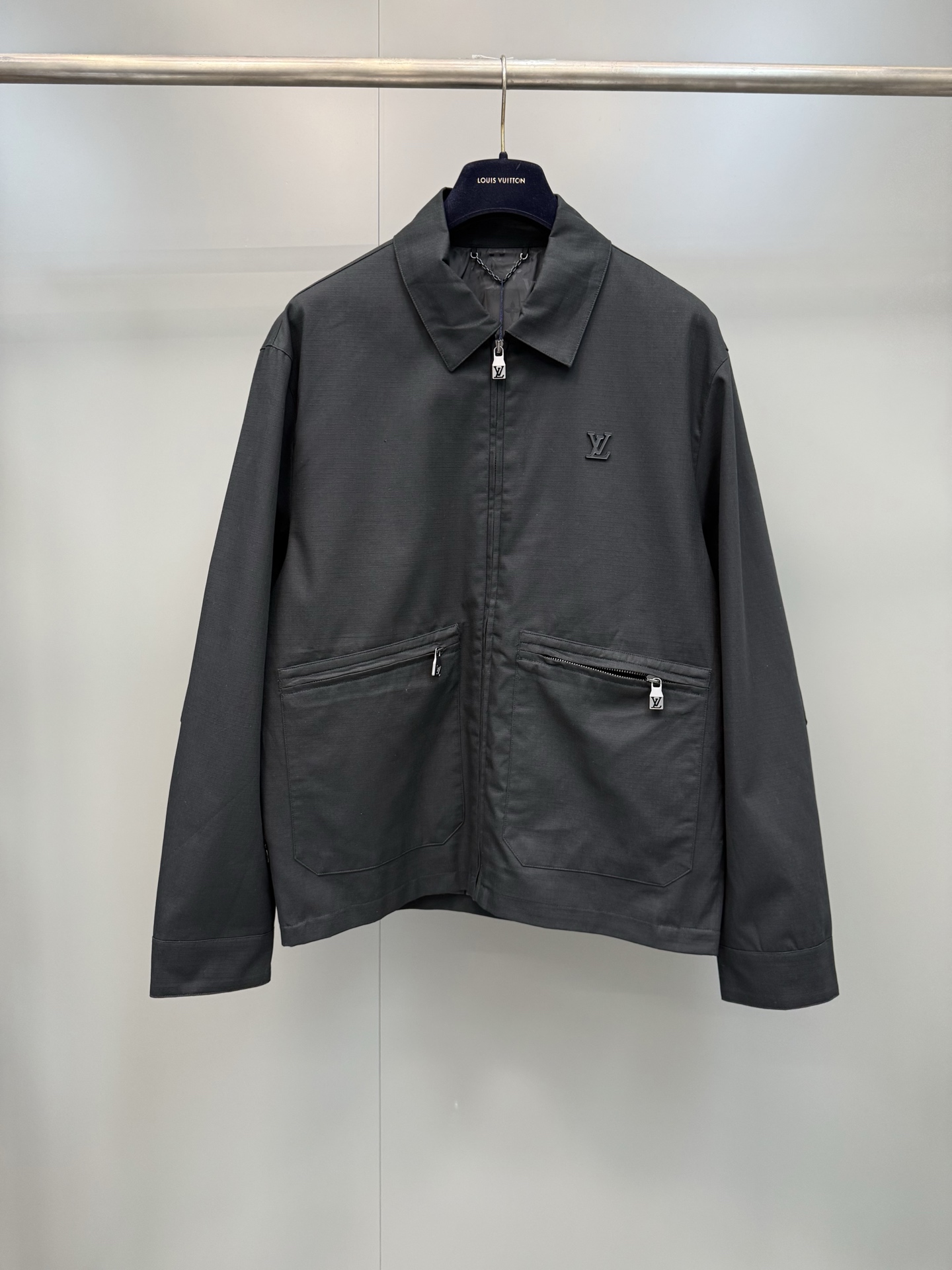 NO:786749,Lujia high version 26ss new spring series cotton shirt collar zipper patch pocket logo long-sleeved work jacket jacket!  ,Louis Vuitton-clothing,louis vuitton,louis vuitton,louis vuitton,jackets & coats,jackets & coats,shirts,19860909驴家高版本26ss新款春季系列 棉质衬衫领拉链贴袋徽标长袖工装夹克外套！,路易威登-服装,louis vuitton,louis vuitton,louis vuitton,jackets & coats,jackets & coats,shirts,,Women's clothing