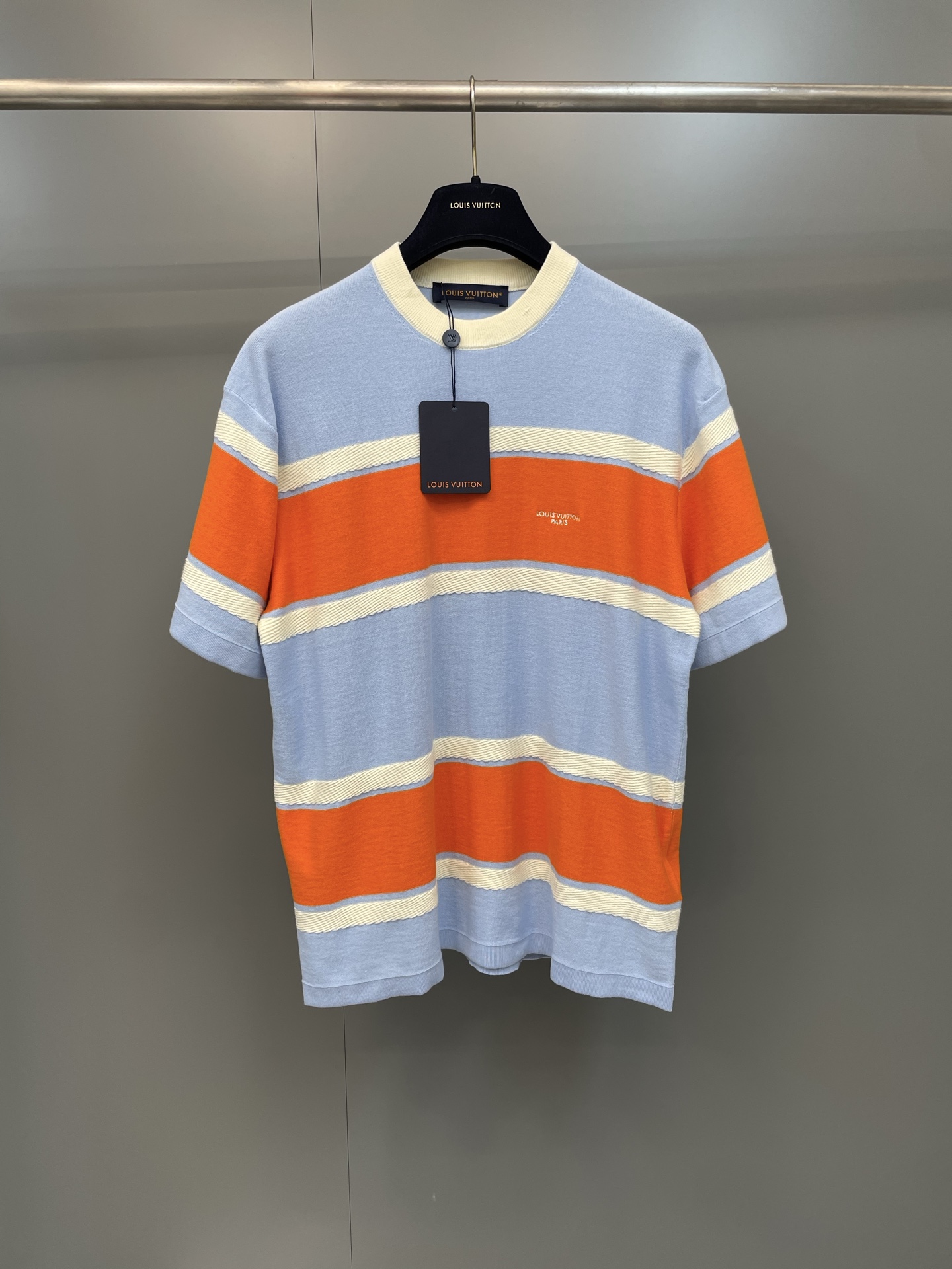 NO:820506,Lujia 26ss new round neck striped color-blocking short-sleeved T-shirt, Louis Vuitton-clothing, louis vuitton, louis vuitton, louis vuitton, T-shirt, tees, t-shirt,19860909驴家26ss新款圆领条纹拼色短袖 T恤,路易威登-服装,louis vuitton,louis vuitton,louis vuitton,T-shirt,tees，t-shirt,,Women's clothing