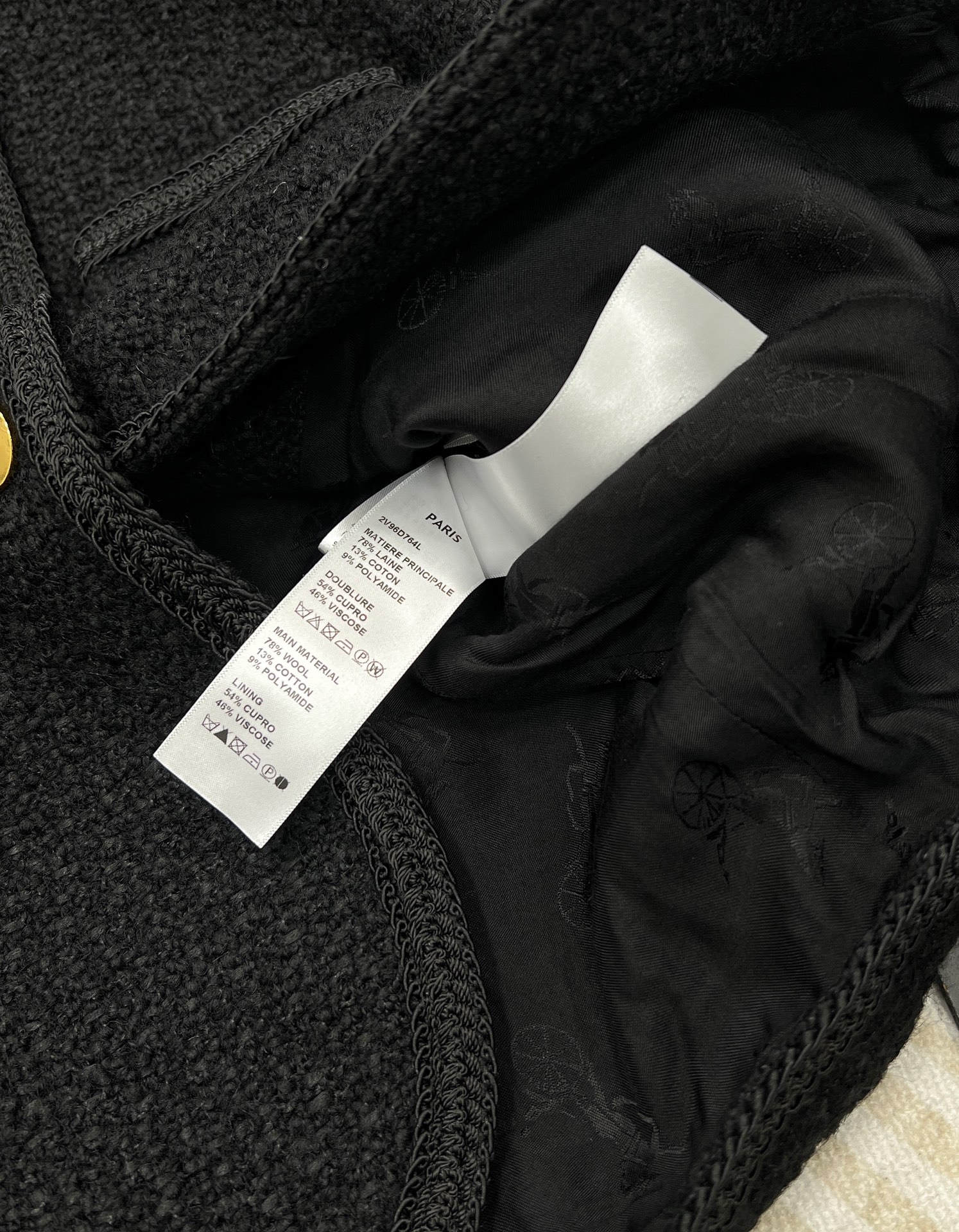 Celine 黑金粗花呢外套🖤历经调改了7次的版型⚠️⚠️终于出大货了！挺括有型 人人都可以穿出直角肩！