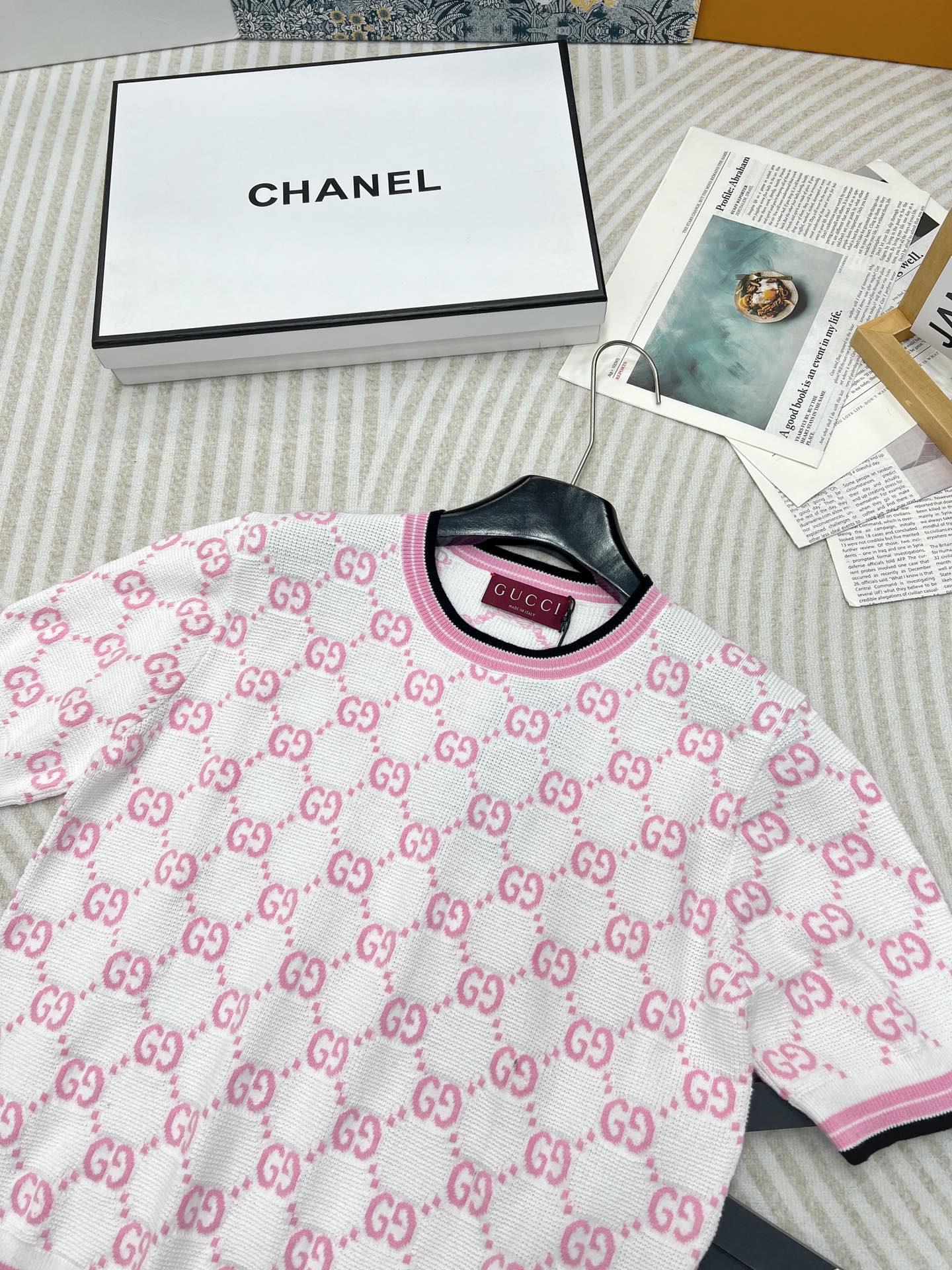 🆕Gucci2024SS新款粉色提花针织上衣，非常精致的立体双G提花，粉白相间，少女心爆棚，青春活力，撞