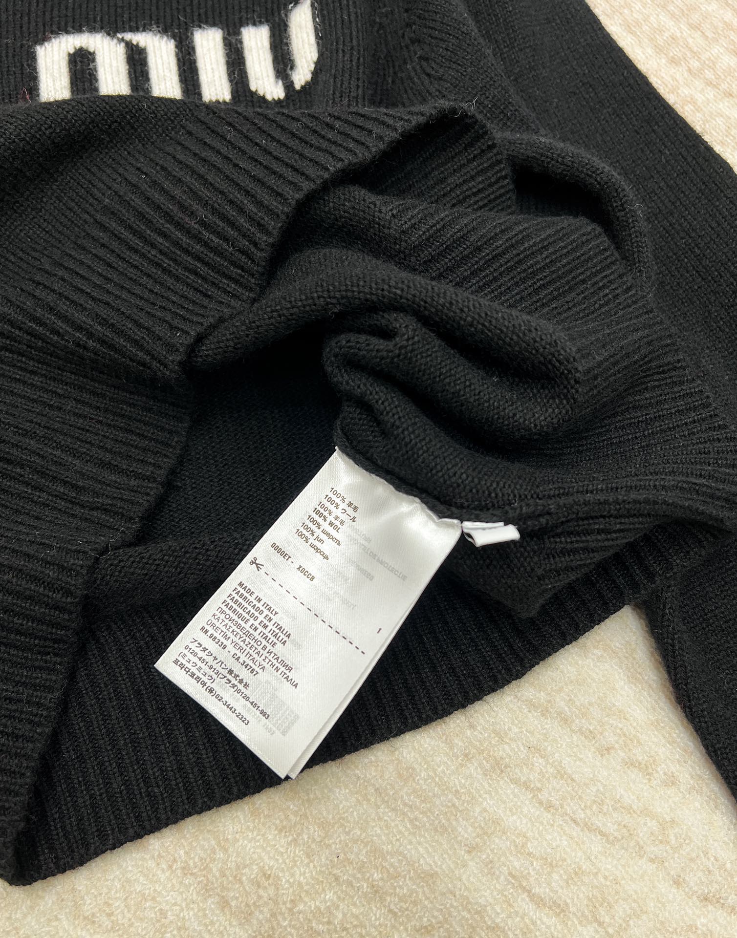 🆕Miumiu美式学院风字母针织毛衣，弥漫复古feel的美式学院风，运动休闲设计糅合摩登女性气质平针针织