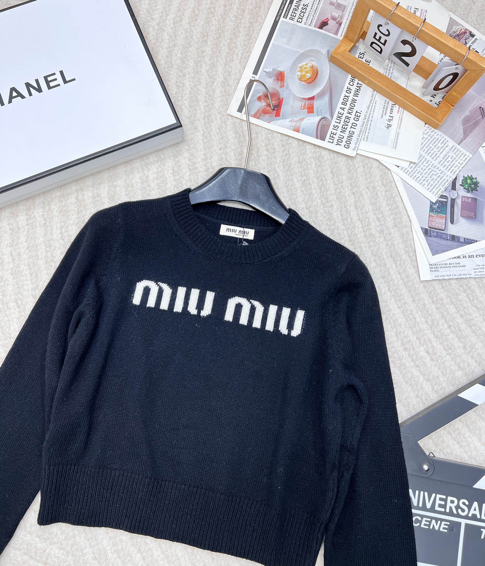 🆕Miumiu美式学院风字母针织毛衣，弥漫复古feel的美式学院风，运动休闲设计糅合摩登女性气质平针针织