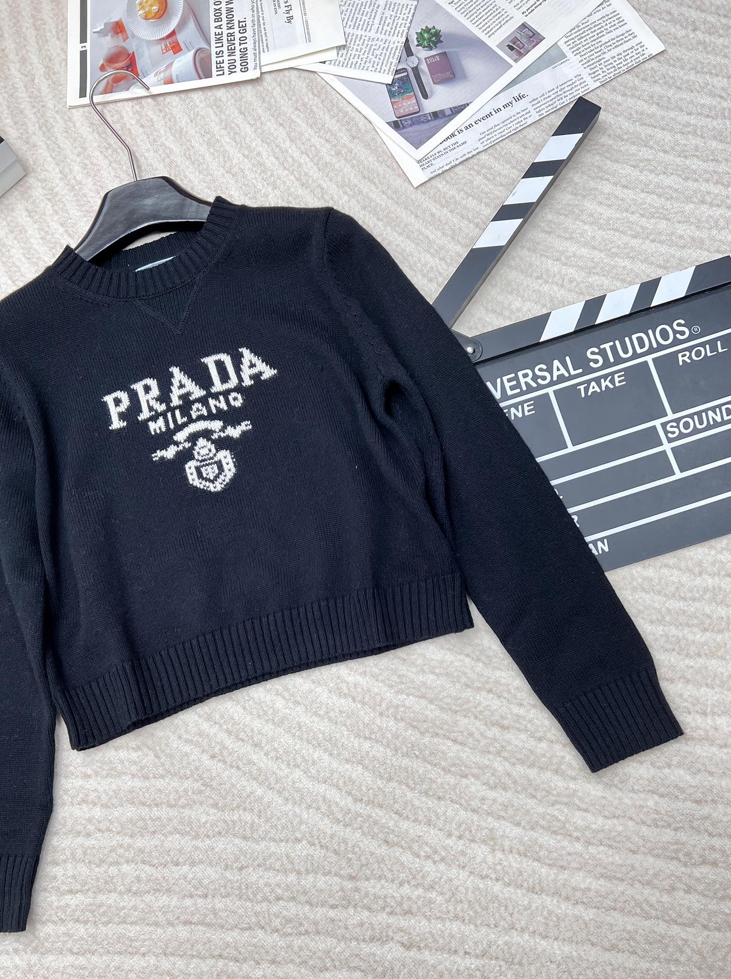Prada24SS普拉达早春新款字母徽标毛衣，经典了而且上身超舒服 面料超鸡柔软 绝了小短款的款式很显瘦