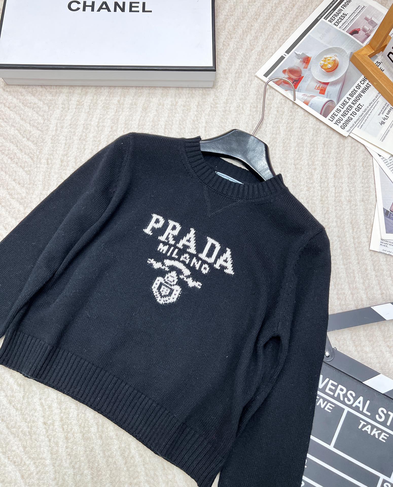 Prada24SS普拉达早春新款字母徽标毛衣，经典了而且上身超舒服 面料超鸡柔软 绝了小短款的款式很显瘦