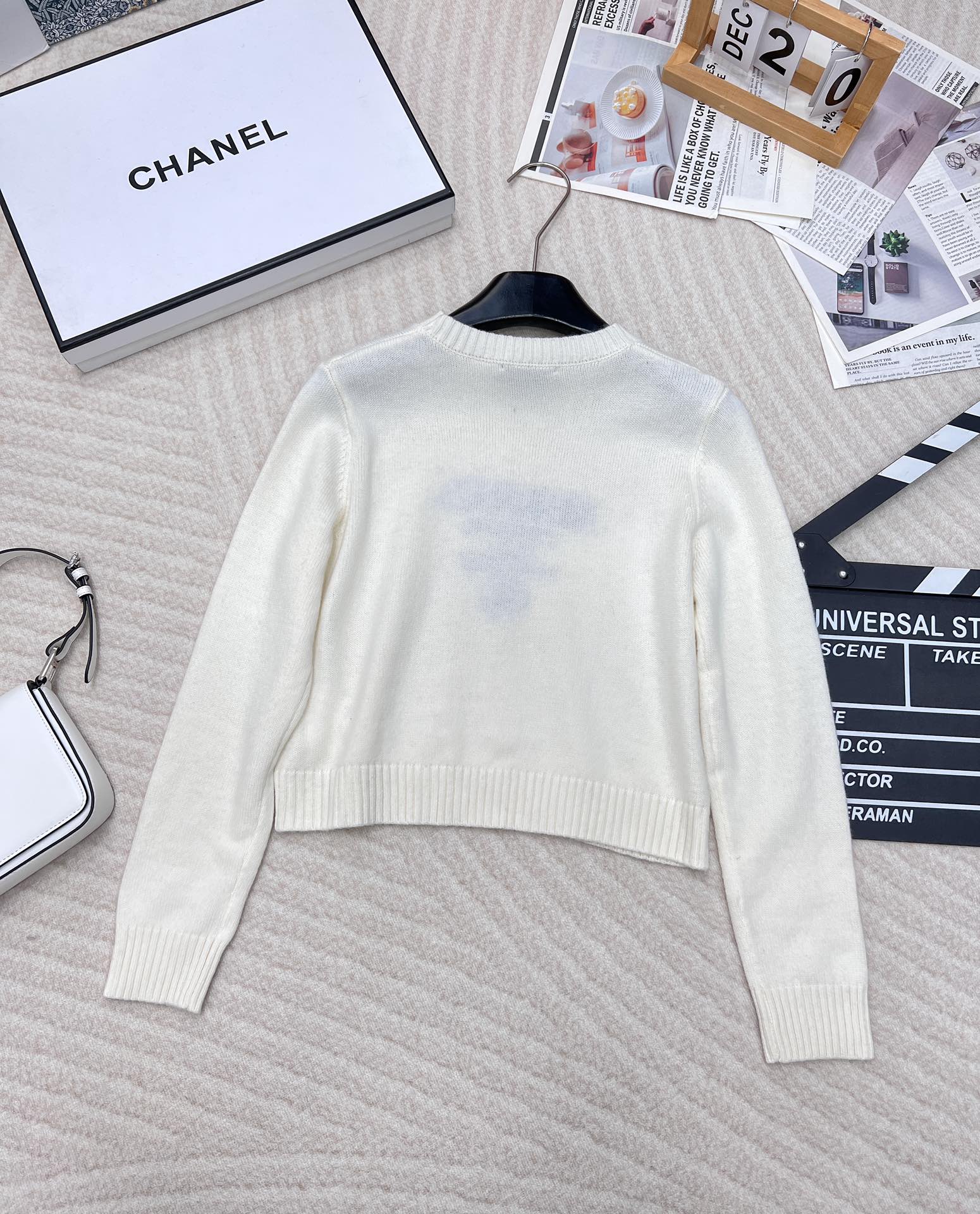 Prada24SS普拉达早春新款字母徽标毛衣，经典了而且上身超舒服 面料超鸡柔软 绝了小短款的款式很显瘦