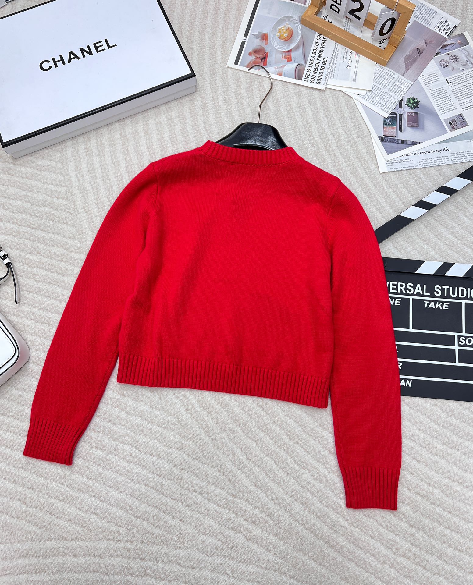 Prada24SS普拉达早春新款字母徽标毛衣，经典了而且上身超舒服 面料超鸡柔软 绝了小短款的款式很显瘦