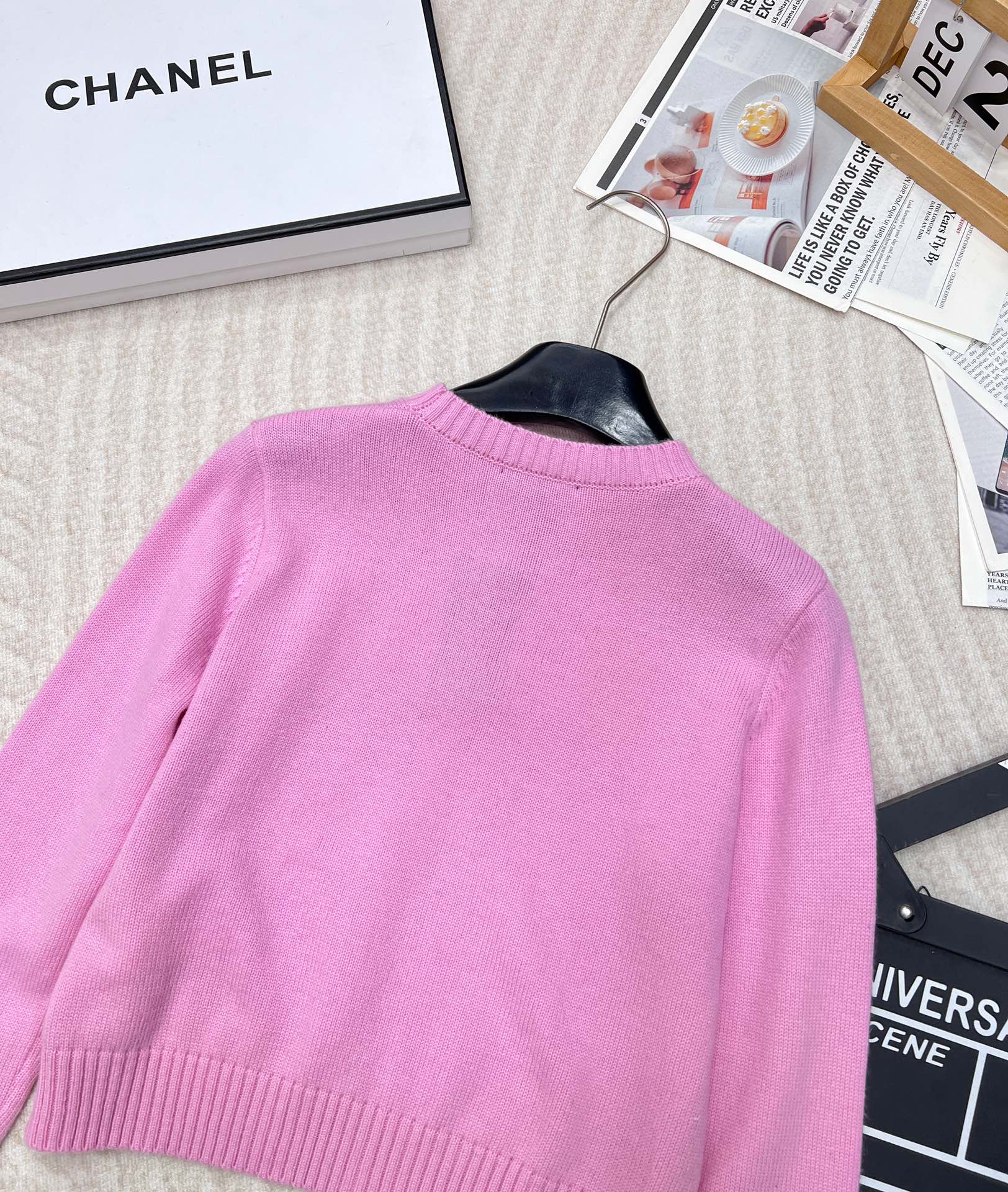 Prada24SS普拉达早春新款字母徽标毛衣，经典了而且上身超舒服 面料超鸡柔软 绝了小短款的款式很显瘦