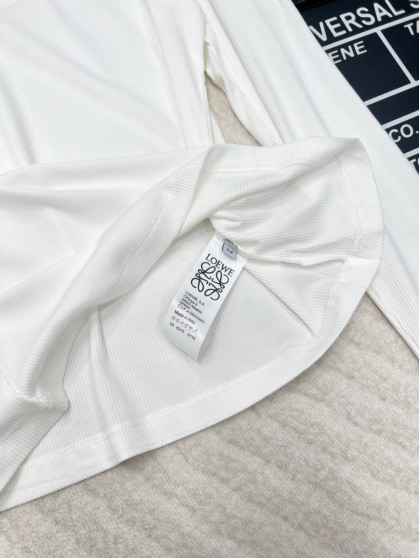 🆕LOEWE 小标logo刺绣长袖打底衫修身弹力螺纹针织衫 修身显瘦，可以单穿或者打底！简约大气，小lo