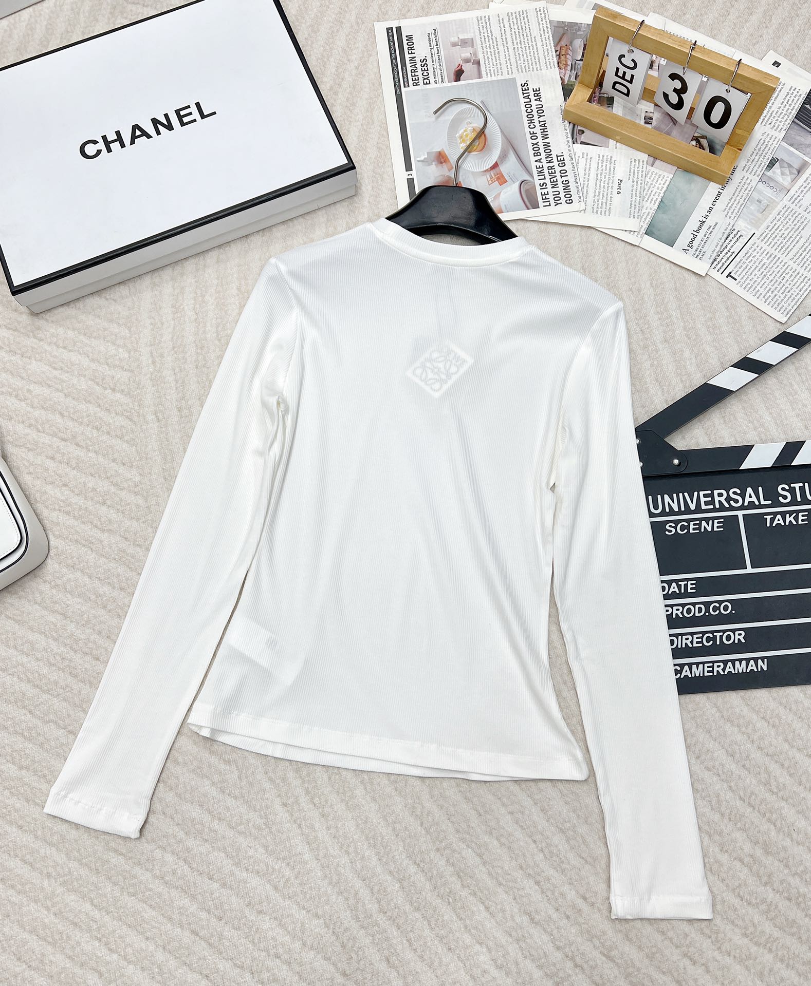 🆕LOEWE 小标logo刺绣长袖打底衫修身弹力螺纹针织衫 修身显瘦，可以单穿或者打底！简约大气，小lo