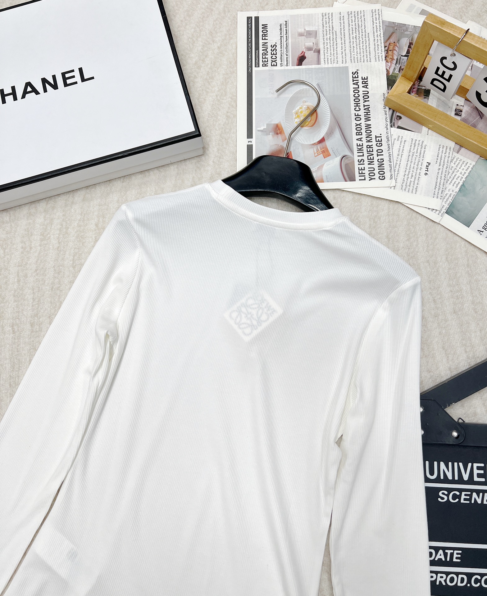 🆕LOEWE 小标logo刺绣长袖打底衫修身弹力螺纹针织衫 修身显瘦，可以单穿或者打底！简约大气，小lo