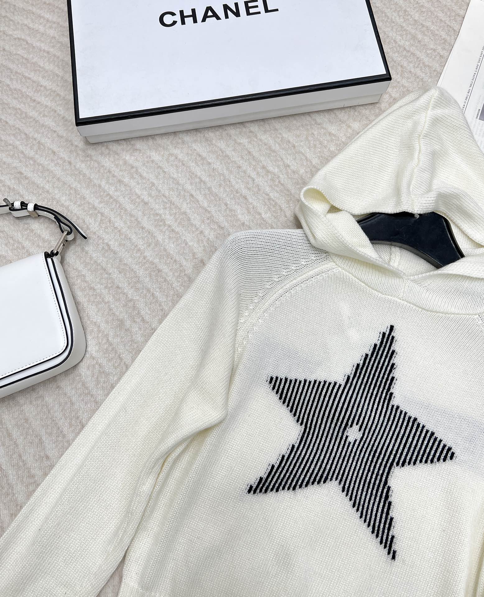 🆕Dior2024新款滑雪星星针织连帽上衣，定制YB全羊毛纱线织造 质感舒适 保暖亲肤 宽松连帽卫衣版型