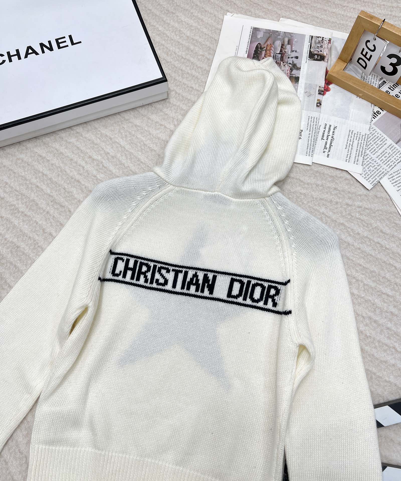 🆕Dior2024新款滑雪星星针织连帽上衣，定制YB全羊毛纱线织造 质感舒适 保暖亲肤 宽松连帽卫衣版型