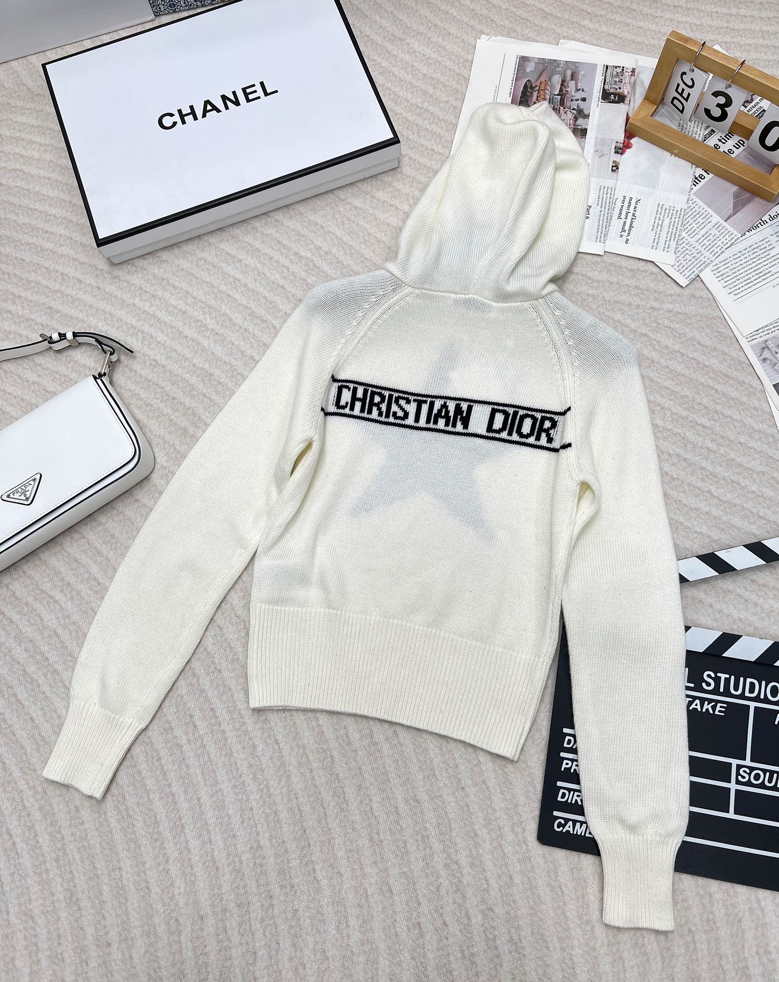 🆕Dior2024新款滑雪星星针织连帽上衣，定制YB全羊毛纱线织造 质感舒适 保暖亲肤 宽松连帽卫衣版型