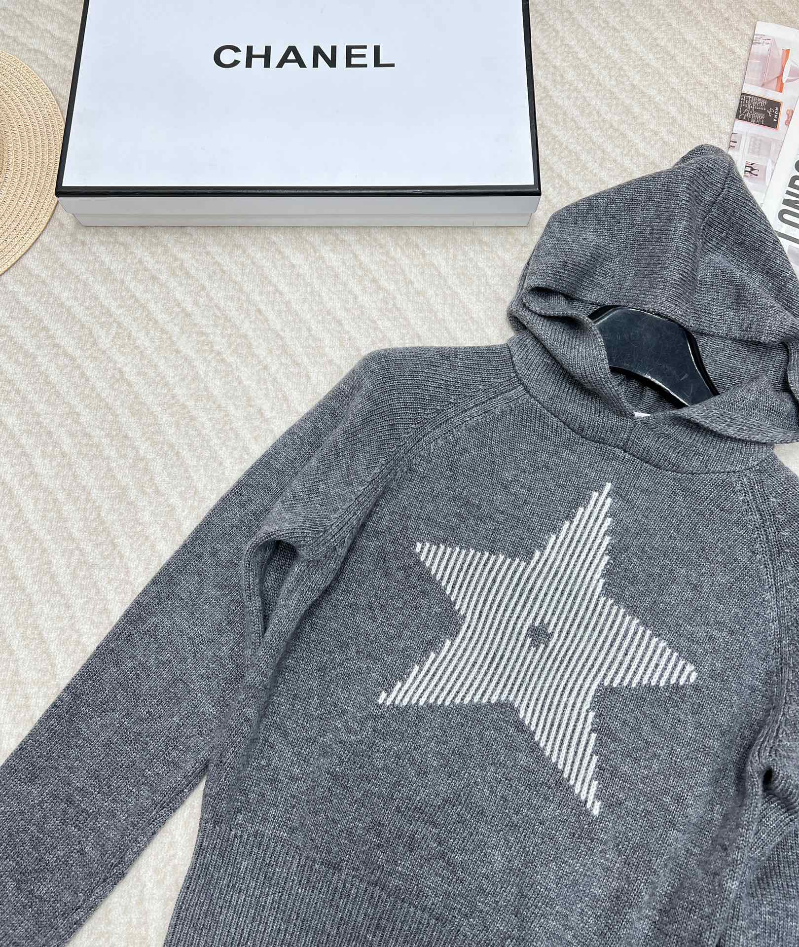 🆕Dior2024新款滑雪星星针织连帽上衣，定制YB全羊毛纱线织造 质感舒适 保暖亲肤 宽松连帽卫衣版型