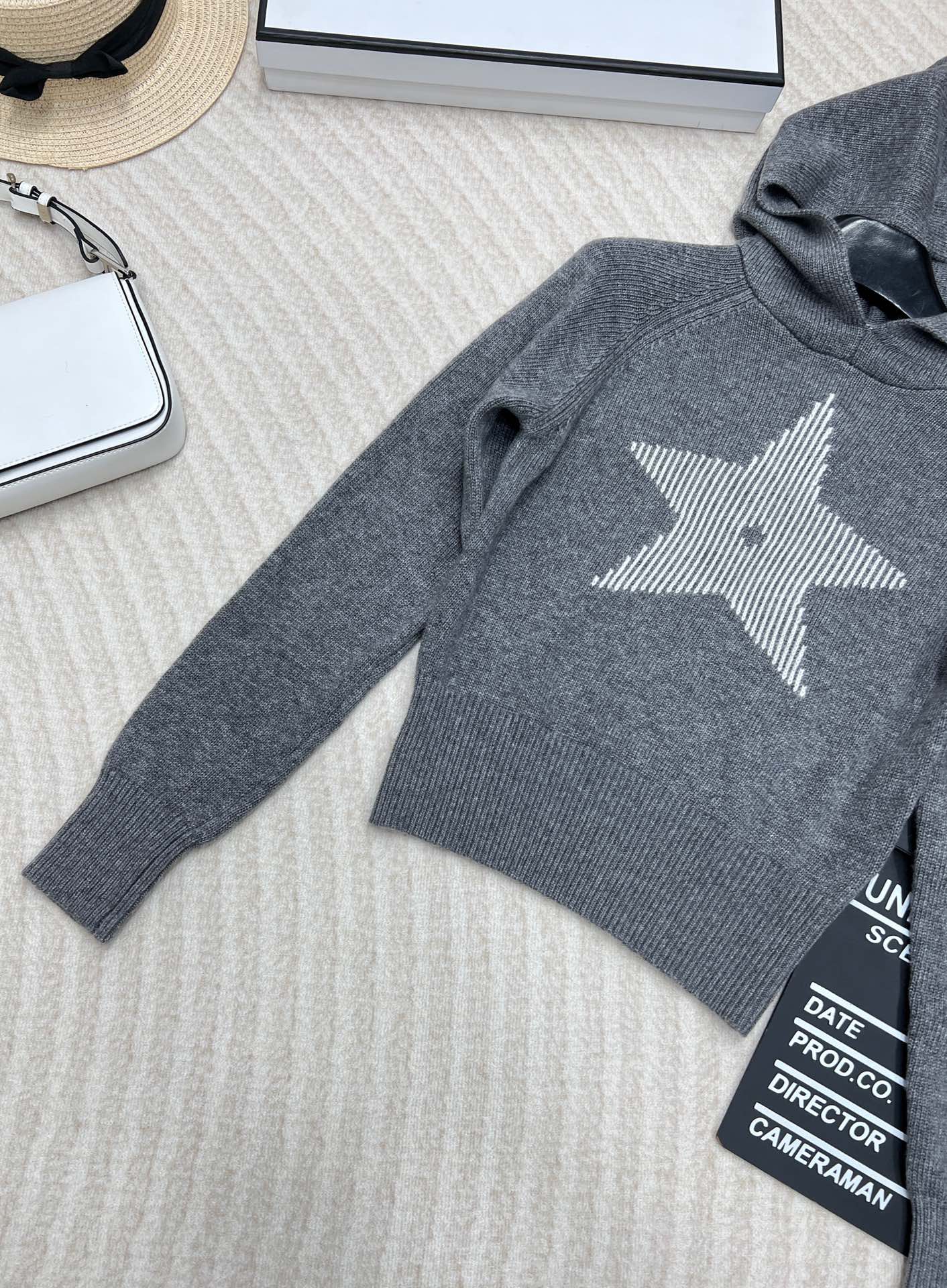 🆕Dior2024新款滑雪星星针织连帽上衣，定制YB全羊毛纱线织造 质感舒适 保暖亲肤 宽松连帽卫衣版型