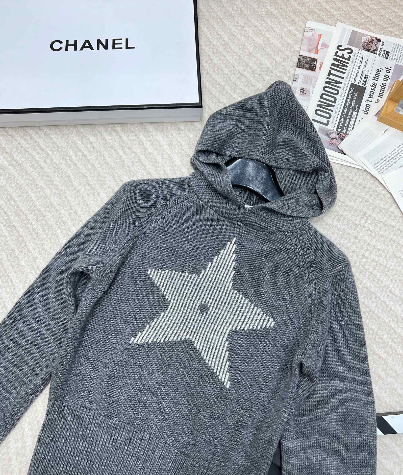 🆕Dior2024新款滑雪星星针织连帽上衣，定制YB全羊毛纱线织造 质感舒适 保暖亲肤 宽松连帽卫衣版型