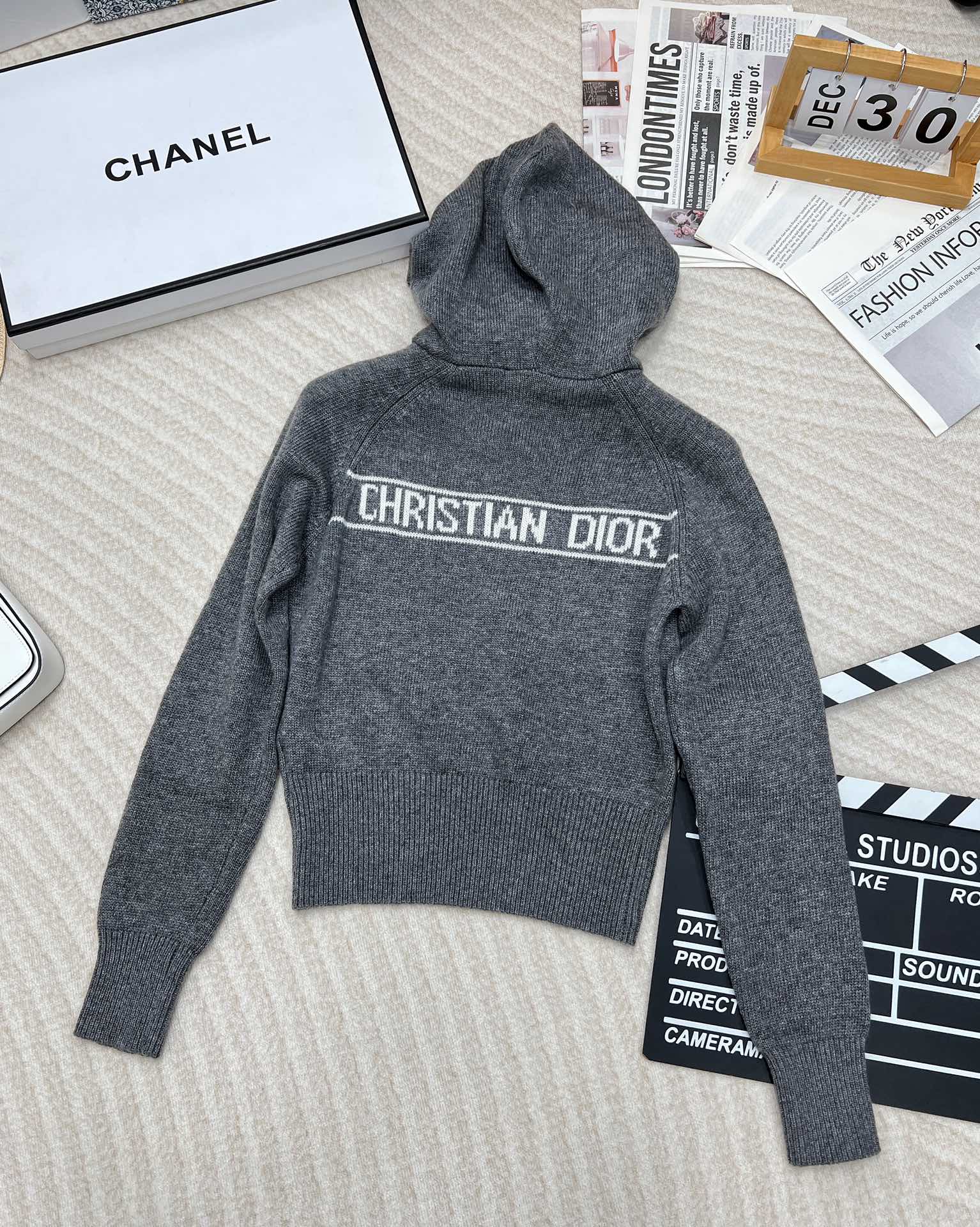 🆕Dior2024新款滑雪星星针织连帽上衣，定制YB全羊毛纱线织造 质感舒适 保暖亲肤 宽松连帽卫衣版型