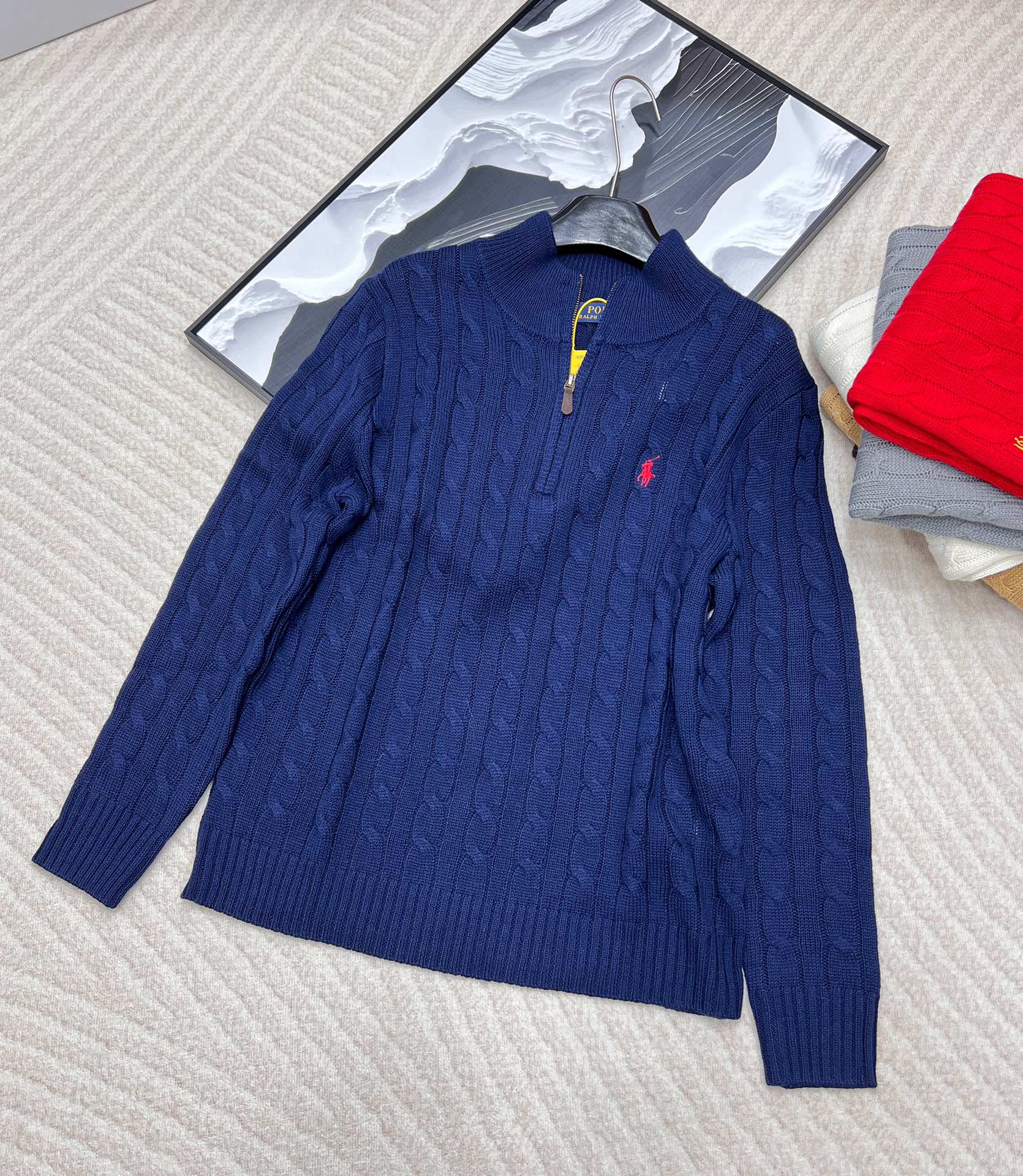 NO:496999,Ralph Lauren Knitted Wool Half Zipper for Men and Women. The original version is from the God of Men but it is made in five sizes, the same style for men and women!  The semi-zippered sweater is really too elegant and high-end, and it feels different from the basic twisted sweater. It feels so comfortable!  The semi-zipper has a retro flavor. Love it. The super versatile zipper collar design, the upper body has a cool atmosphere. The upper body is simple and generous and has a tone. The fabric is soft and comfortable, close to the body without being tied. The warmth is excellent. The three-dimensional weaving rope of imported machines is complicated, fluffy and soft, thick and tight, and the hem cuff thread process maintains the shape of the clothes without deformation for a long time. The zipper collar can be adjusted at will at will. The height of the neckline can be adjusted at will. The heavy industry small label embroidery details are clear and detailed. The small label on the chest is very three-dimensional and half-zipper polo collar design on the chest. The small label on the chest is casual and fashionable and full of vitality. The zippers are all clearly visible. The embedded zipper is slightly loose in style, which accommodates a variety of figures. The loose and moderate covers the flesh and makes it look slimming. The color is very good for men and women!  !  !  6 colors ~ Size xssmL code L, loro piana, sweaters, alexander wang19860909Ralph Lauren 拉夫劳伦针织衫羊毛半拉链男女同款,原版是男神款来的但是做了五个尺寸,男女同款！半拉链毛衣真的太气质高级了,和基础麻花毛衣不同感觉 舒服到爆！半拉链自带复古味道爱了爱了～超级百搭的拉链领设计,上身带点酷酷的气息 上身简约大方很有腔调让人一眼沦陷～面料柔软舒适贴身不扎保暖性极好 进口机器立体织法绞花做工复杂,蓬松柔软 丰厚紧密,下摆袖口螺纹工艺 维持衣形久穿不变形简洁不拖沓,拉链领口可随意调节领口高度胸前重工小标刺绣细节清晰细节满分 很立体半拉链polo领设计胸前小标 休闲时尚充满活力 拉链都是logo清晰可见 嵌入式拉链略微宽松的版型,包容多种身材 松驰有度遮肉显瘦颜色很正男女同款！！！6色出～ 尺码xssmL 编码L,,loro piana,sweaters,alexander wang,Women's clothing