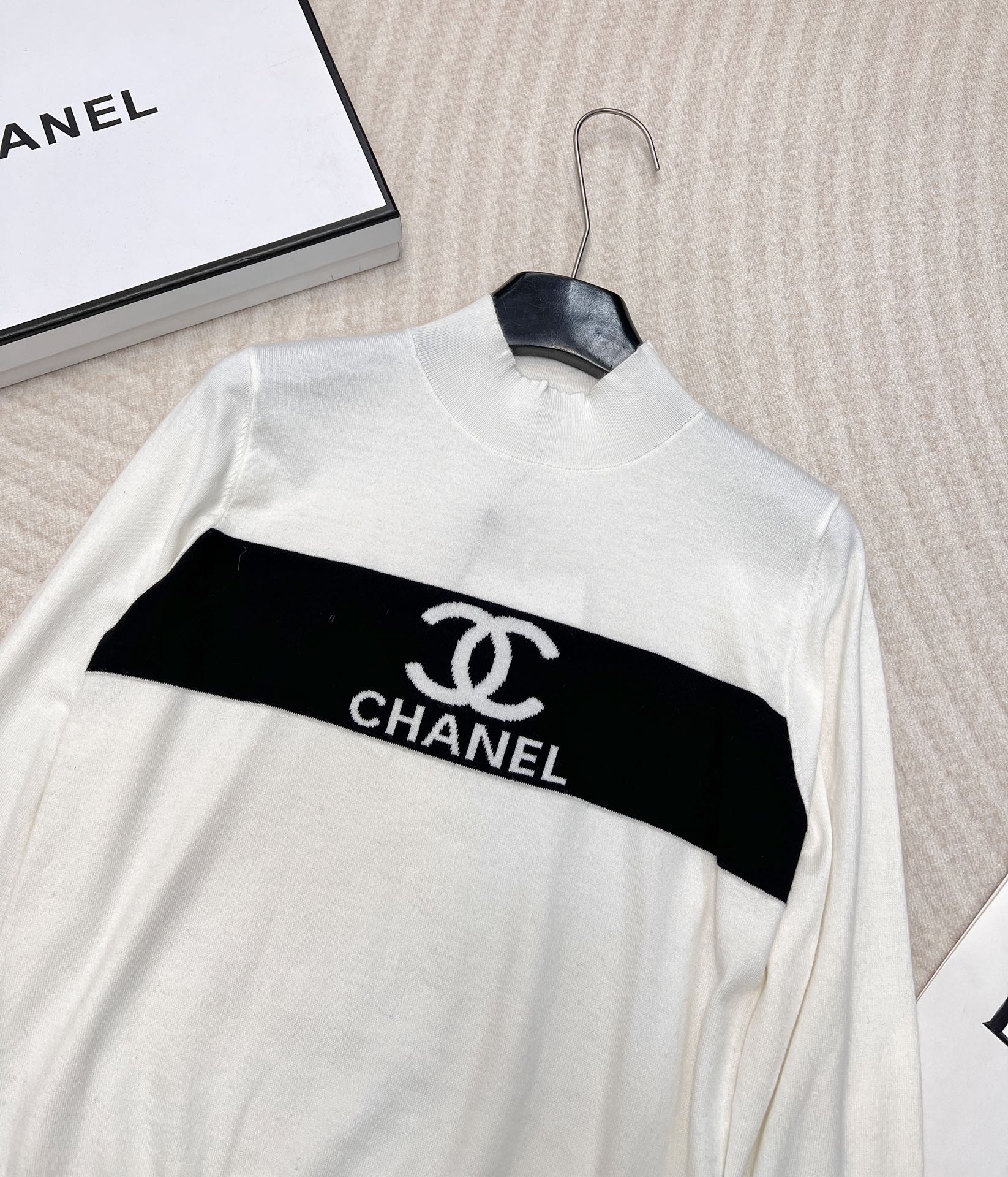 Chanel24SS秋冬新款logo提花撞色针织高领毛衣丨独家高版出品！纱线柔软细腻质感舒适胸前双c徽标