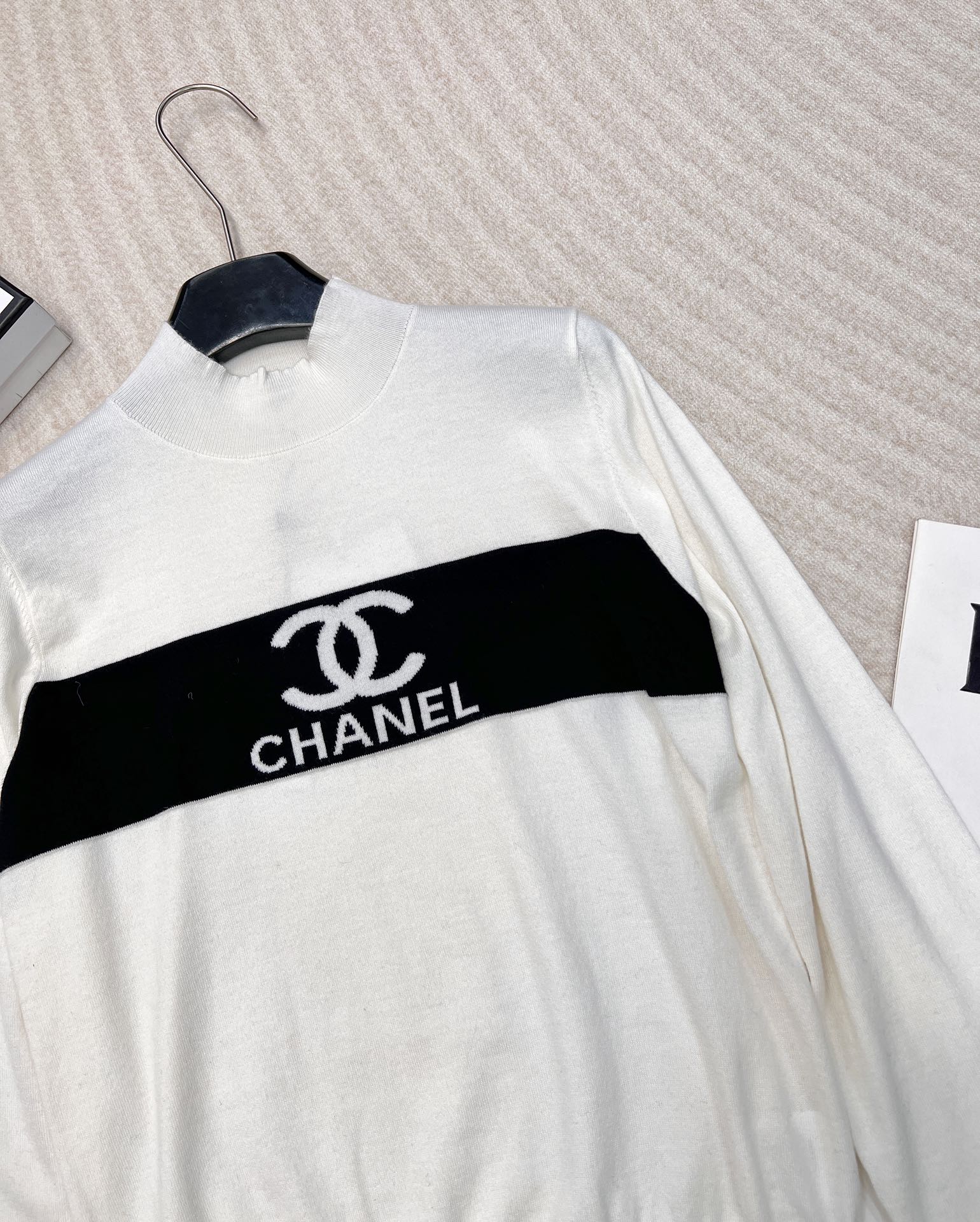 Chanel24SS秋冬新款logo提花撞色针织高领毛衣丨独家高版出品！纱线柔软细腻质感舒适胸前双c徽标