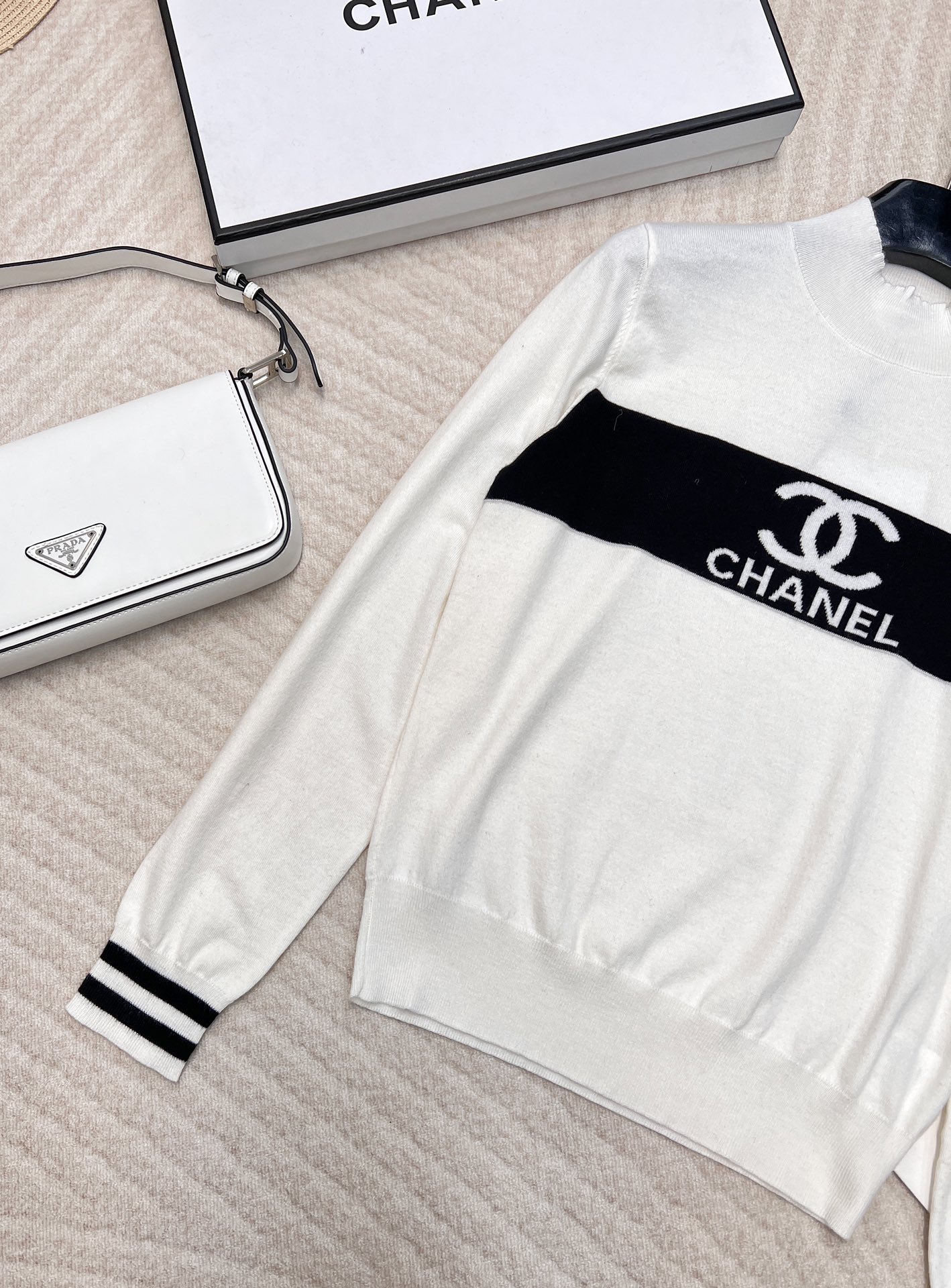 Chanel24SS秋冬新款logo提花撞色针织高领毛衣丨独家高版出品！纱线柔软细腻质感舒适胸前双c徽标