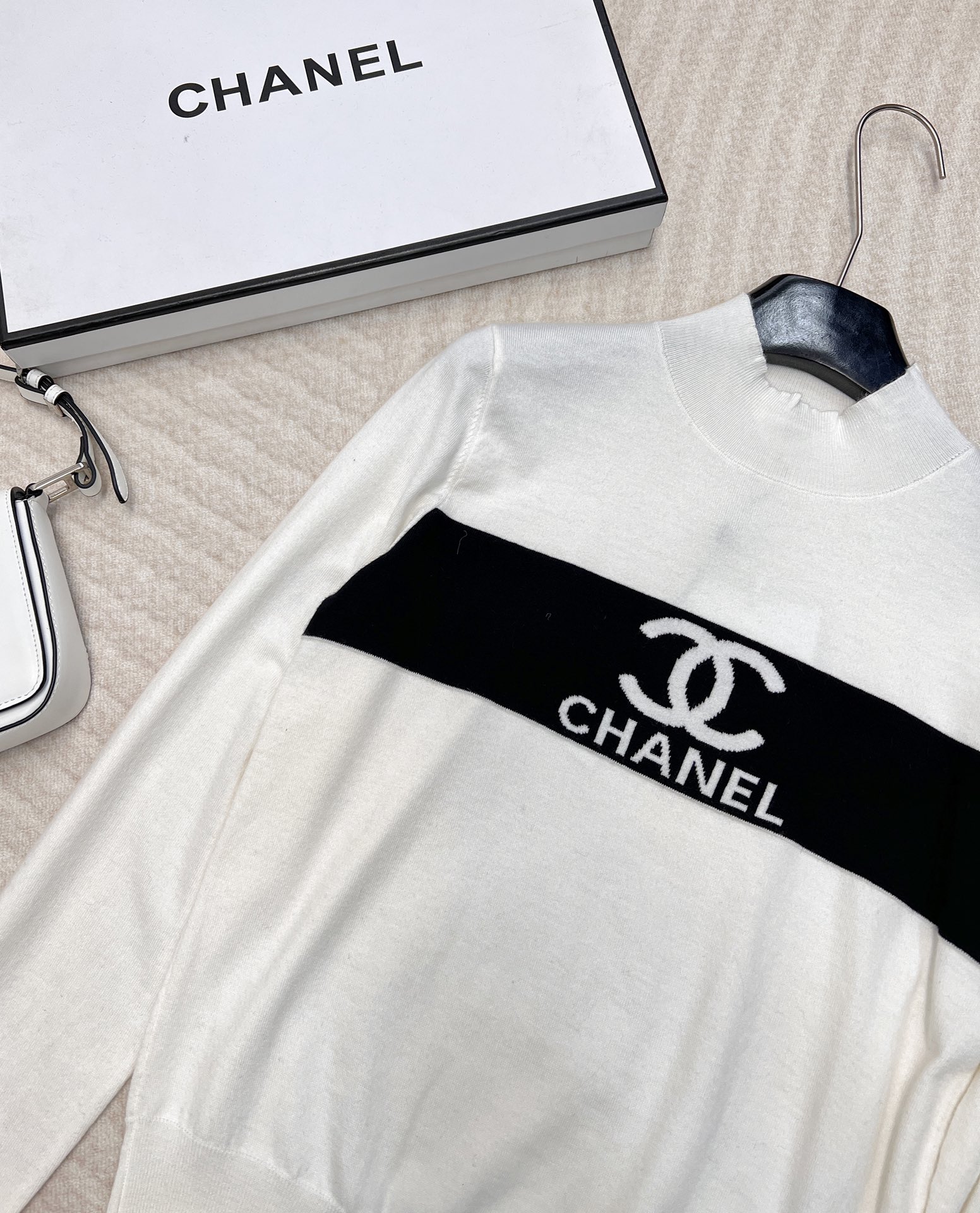 Chanel24SS秋冬新款logo提花撞色针织高领毛衣丨独家高版出品！纱线柔软细腻质感舒适胸前双c徽标