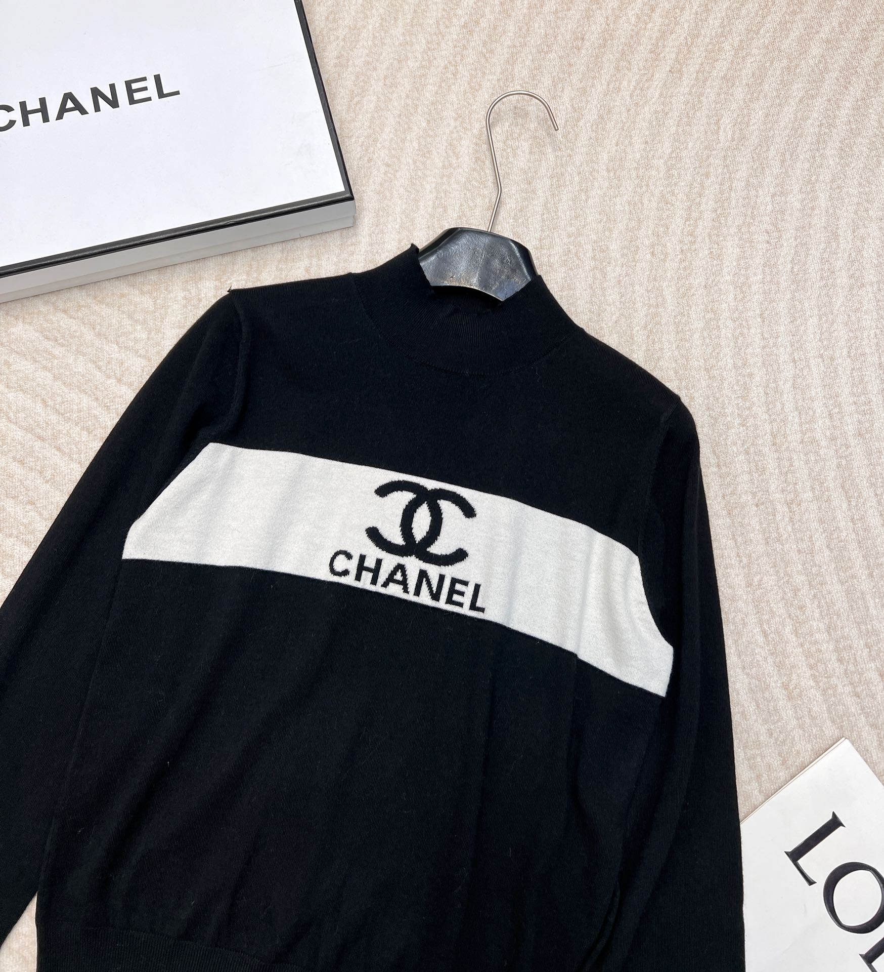 Chanel24SS秋冬新款logo提花撞色针织高领毛衣丨独家高版出品！纱线柔软细腻质感舒适胸前双c徽标