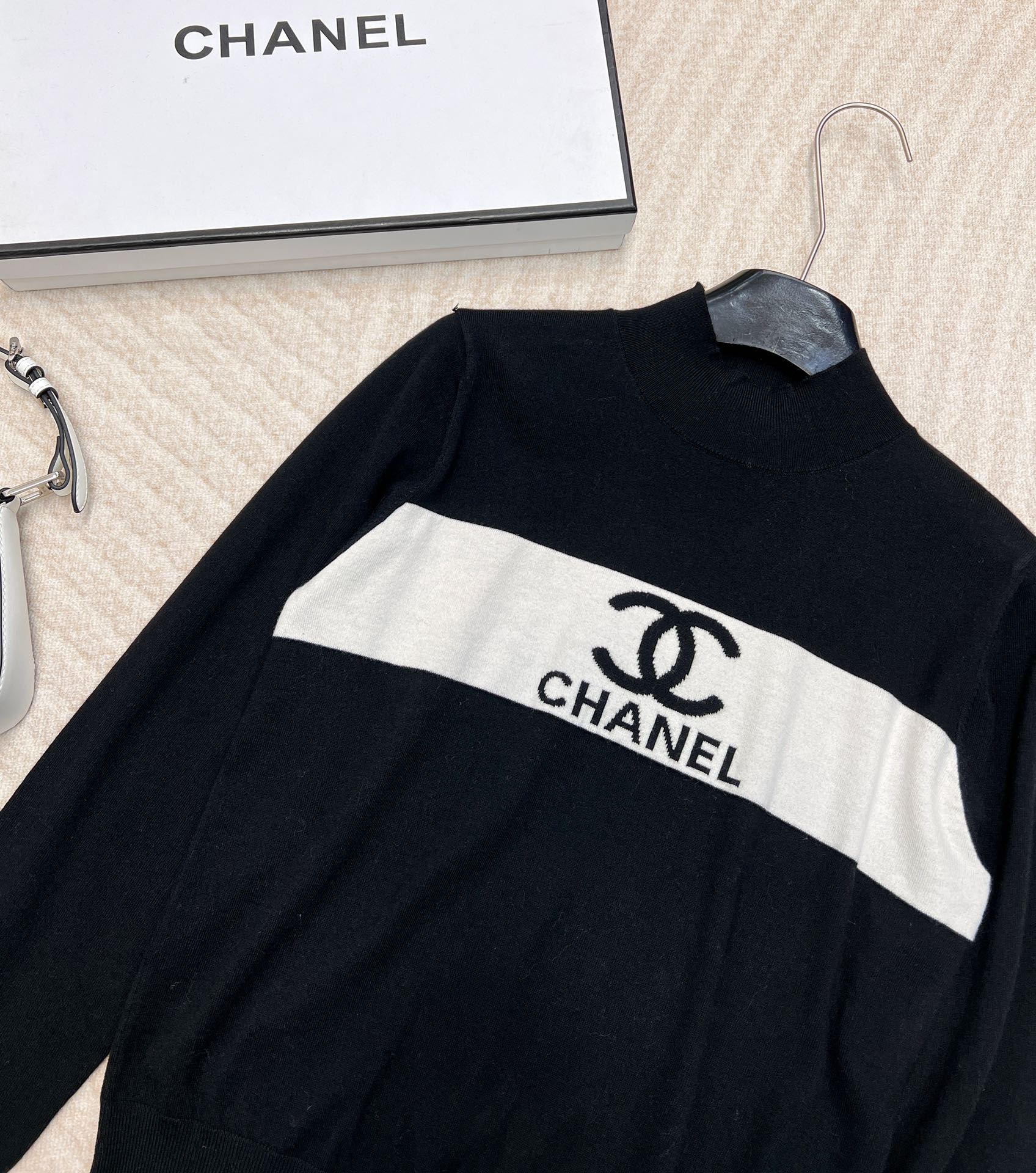 Chanel24SS秋冬新款logo提花撞色针织高领毛衣丨独家高版出品！纱线柔软细腻质感舒适胸前双c徽标