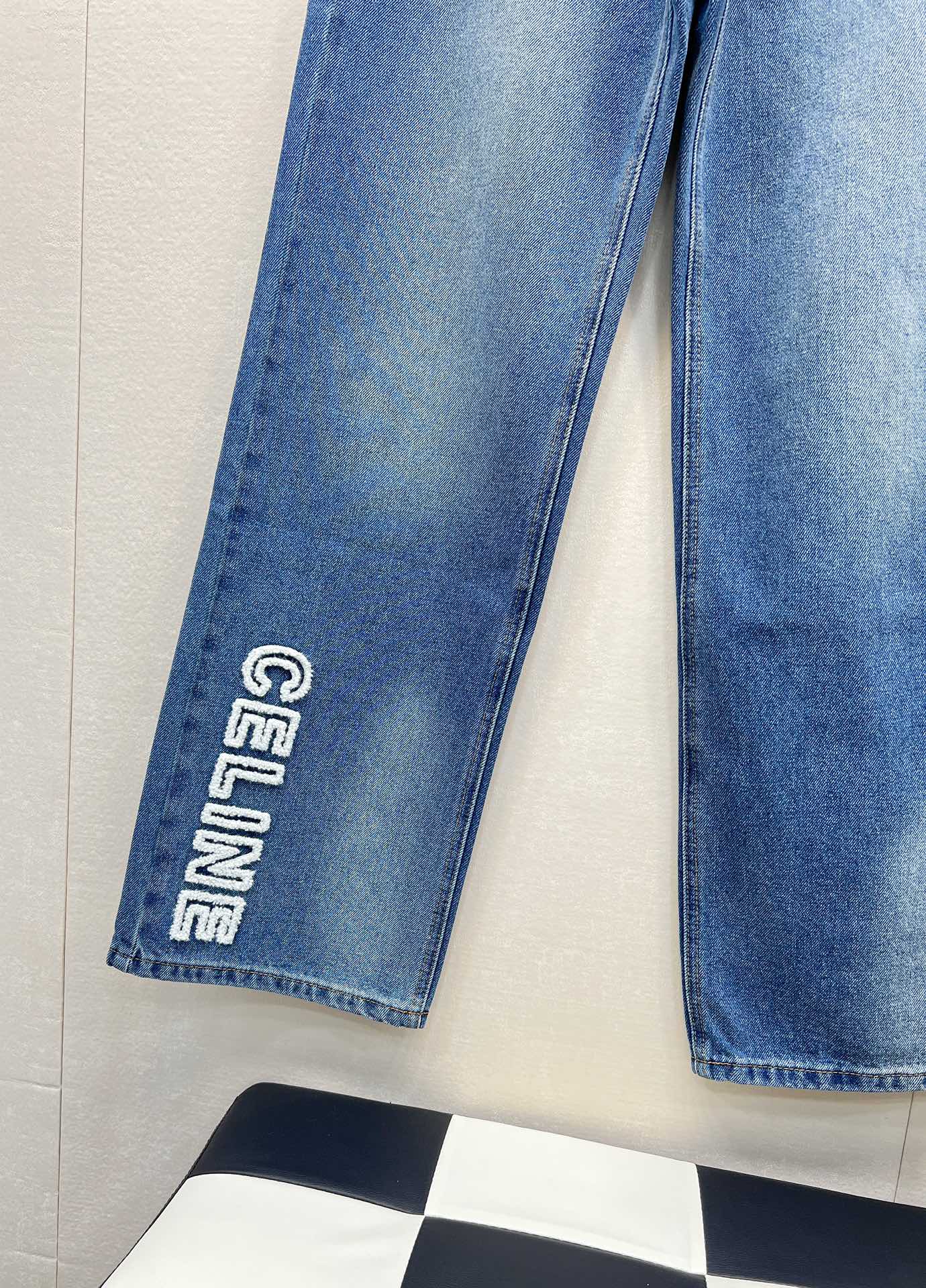 CELINE24SS秋冬系列Celine新款凯旋门植绒牛仔直筒裤Celine爆款白色字母毛巾刺绣毛绒凯旋