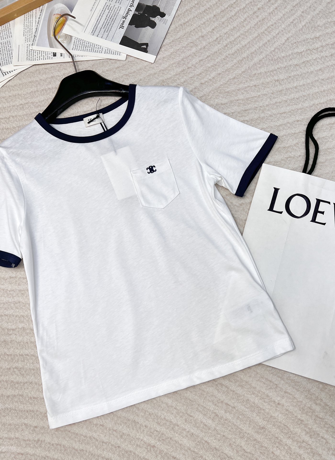 🆕 CELINE 2025Ss 凯旋门胸前口袋刺绣撞色T恤，简约大方好时髦！简单包容的小松身版型➕撞色包