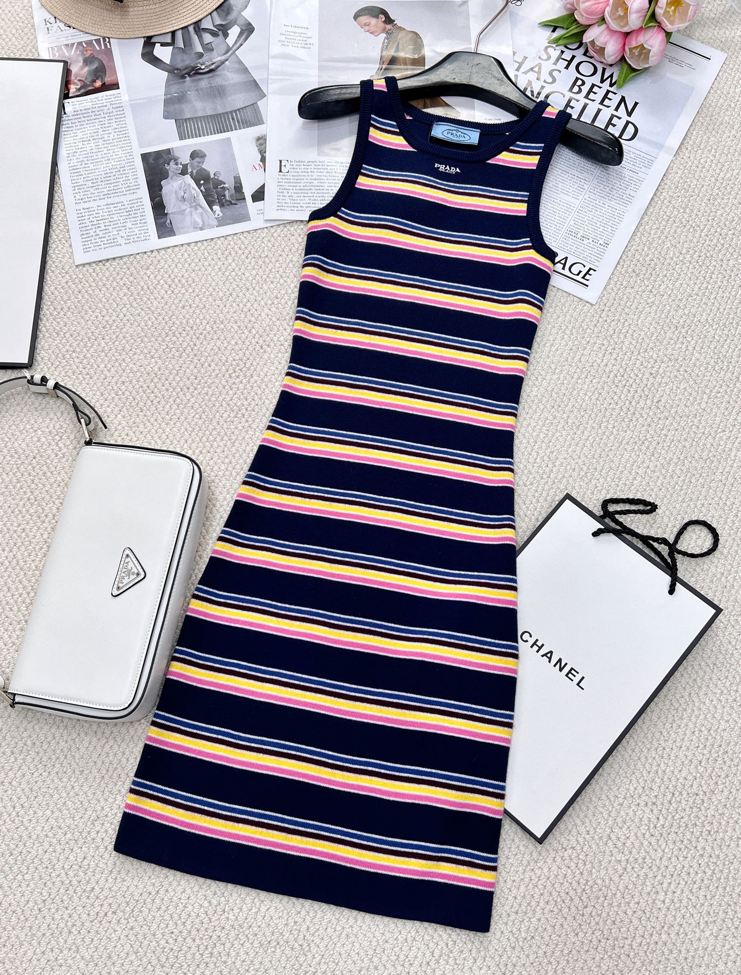 NO:326352,Prada's new letter embroidered striped knitted vest skirt, customized BY yarn weaving, fixed color and dyeing, perfect restored quality, soft and skin-friendly, comfortable and stylish, presents obvious texture of wool, more weight, sleeveless vest style, round neckline appropriate skin exposure, beautify the proportion of head and shoulders, dark edges and large body stripes collide to form a sense of layering, color intertwined chest letter logo decoration, strong retro style, slim fitting style highlights the figure, playful and age-reducing, easy to control the three-standard product for daily travel or easy gathering, size sml code,,prada, skirts,alexander wang19860909Prada新款字母刺绣条纹针织背心裙,定制BY纱线织造 定色定染 完美还原品相 柔软亲肤 舒适有型 呈现明显毛料质感更显份量 无袖背心版型 圆领领口恰当露肤 美化头肩比例更显瘦 深色包边与大身条纹碰撞形成层次感 通体彩色交织胸前字母徽标装饰 复古风格强烈 修身版型突显身材 俏皮减龄显白 日常出行或轻松聚会轻松驾驭三标齐全大货出 尺码sml 编码,,prada,skirts,alexander wang,Women's clothing