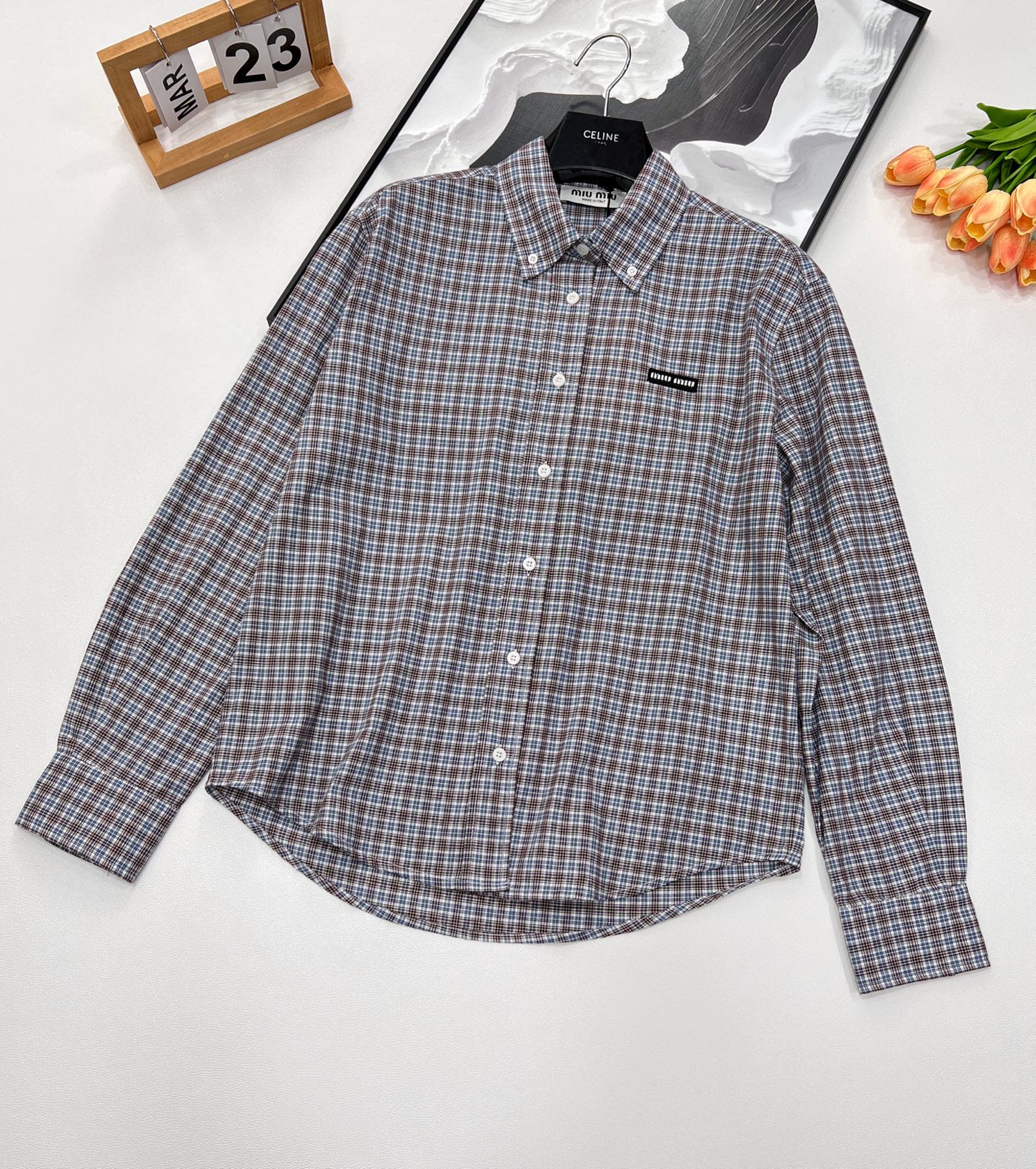 🆕Miumi* 25Ss春夏新款 知识分子微标格纹长袖衬衫丨⚠独家yb开发！高版出品！定制色织面料 饰有