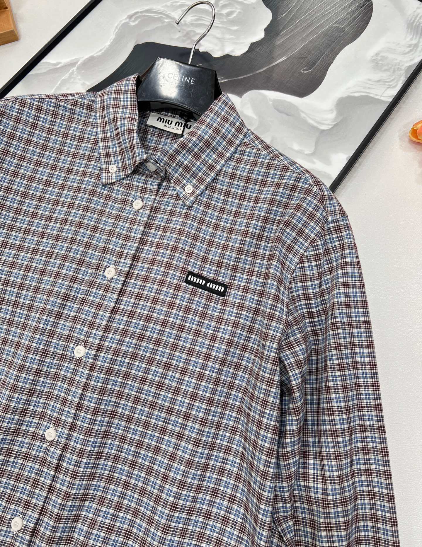 🆕Miumi* 25Ss春夏新款 知识分子微标格纹长袖衬衫丨⚠独家yb开发!高版出品!定制色织面料 饰有