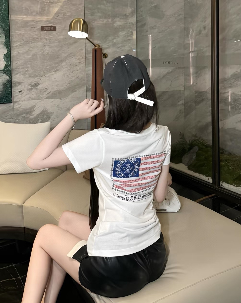 NO:430077,Croxin Short-sleeved medieval v-neck T This national flag and Croxin cross are so beautiful. The whole dress is very retro. The upper body is huge and beautiful. The V-neck makes you look slim and figure!  ,,chrome hearts,T-shirt,alexander wang19860909克罗心 短袖中古v领t 这件国旗与克罗心十字架的设计款太好看了 整件衣服很复古 上身巨好看 v领显瘦显身材！,,chrome hearts,T-shirt,alexander wang,Women's clothing