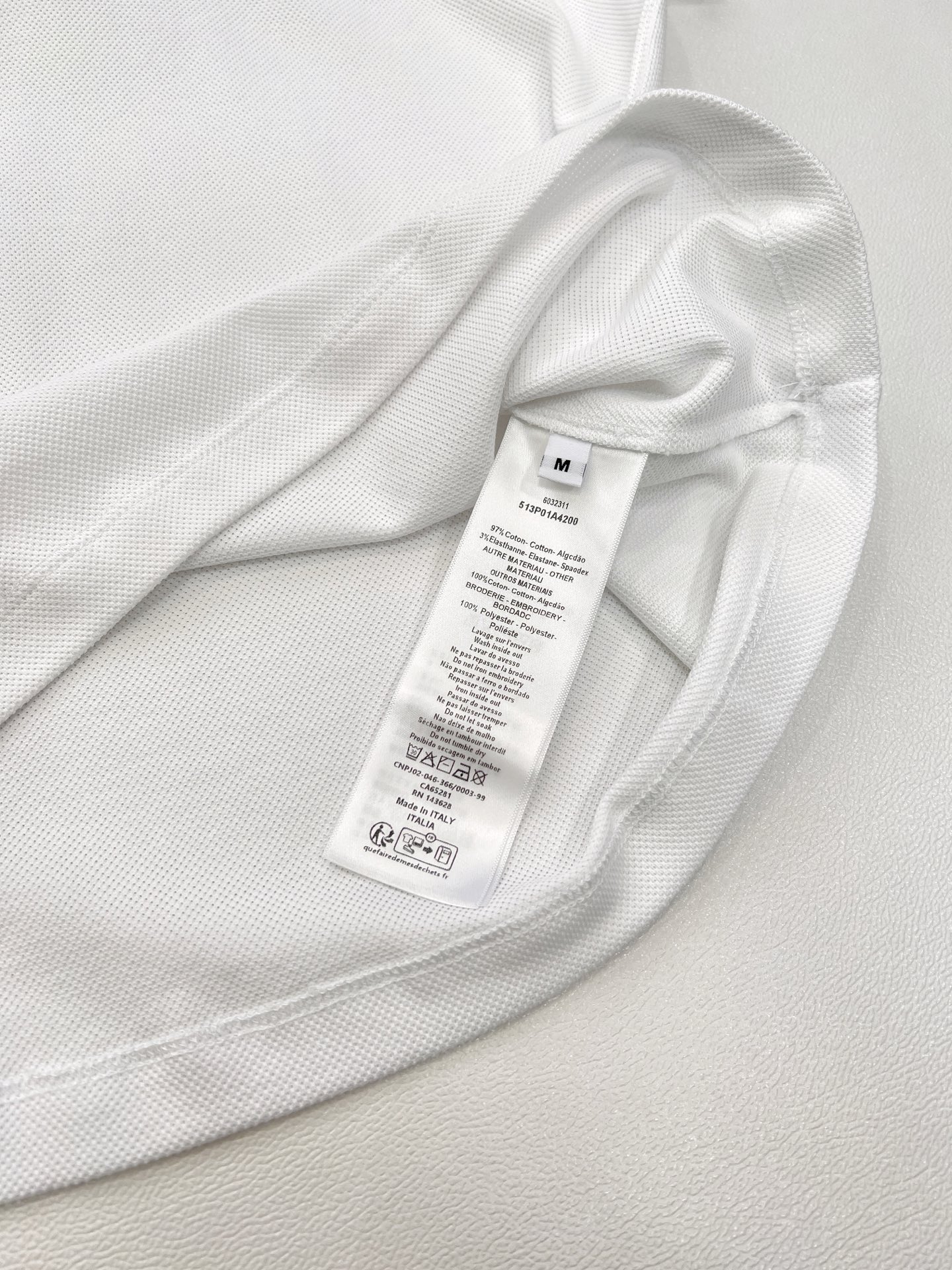🆕DIOR25SS春夏新款白色网球风polo衫短袖上衣，白色棉质混纺平纹针织面料三色标志polo短袖T🎀