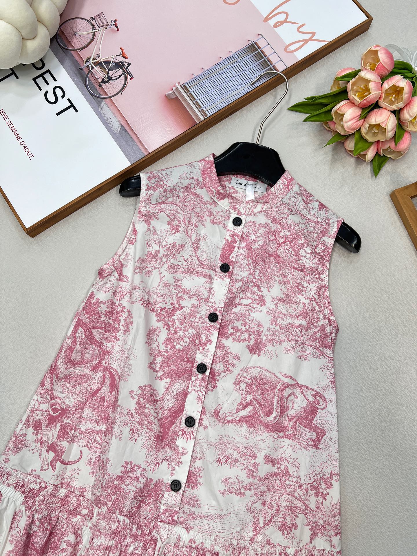 🆕Dior新款立领无袖印花背心裙。定制YB进口棉府绸250材质 质感光泽 垂顺有型 立领背心裙剪裁 通体