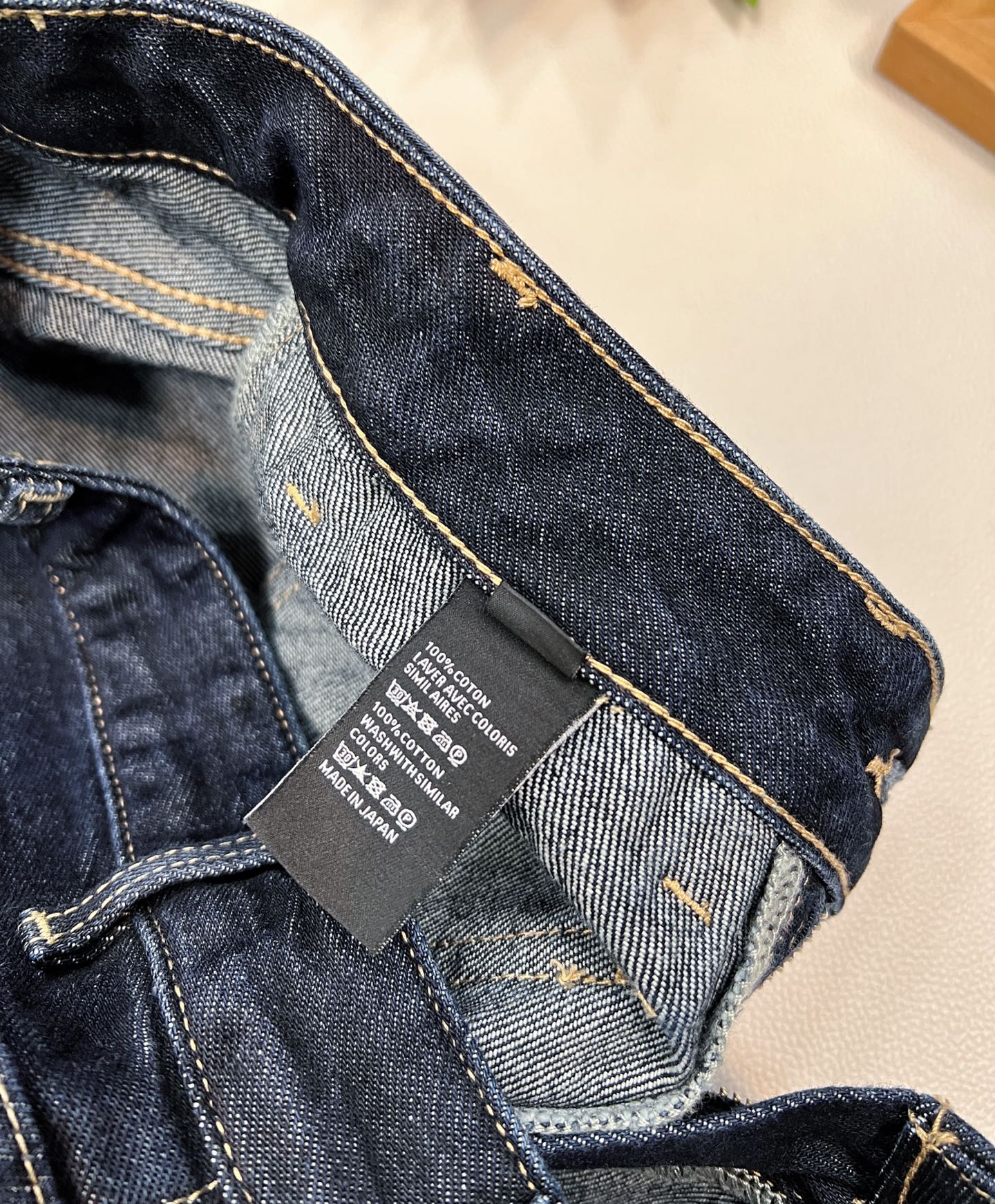 🆕CELINE新款独家首发原单品质CE神裤再现✌️漫画腿即视感，原色无洗水双口袋微喇牛仔裤！凯旋门金属扣