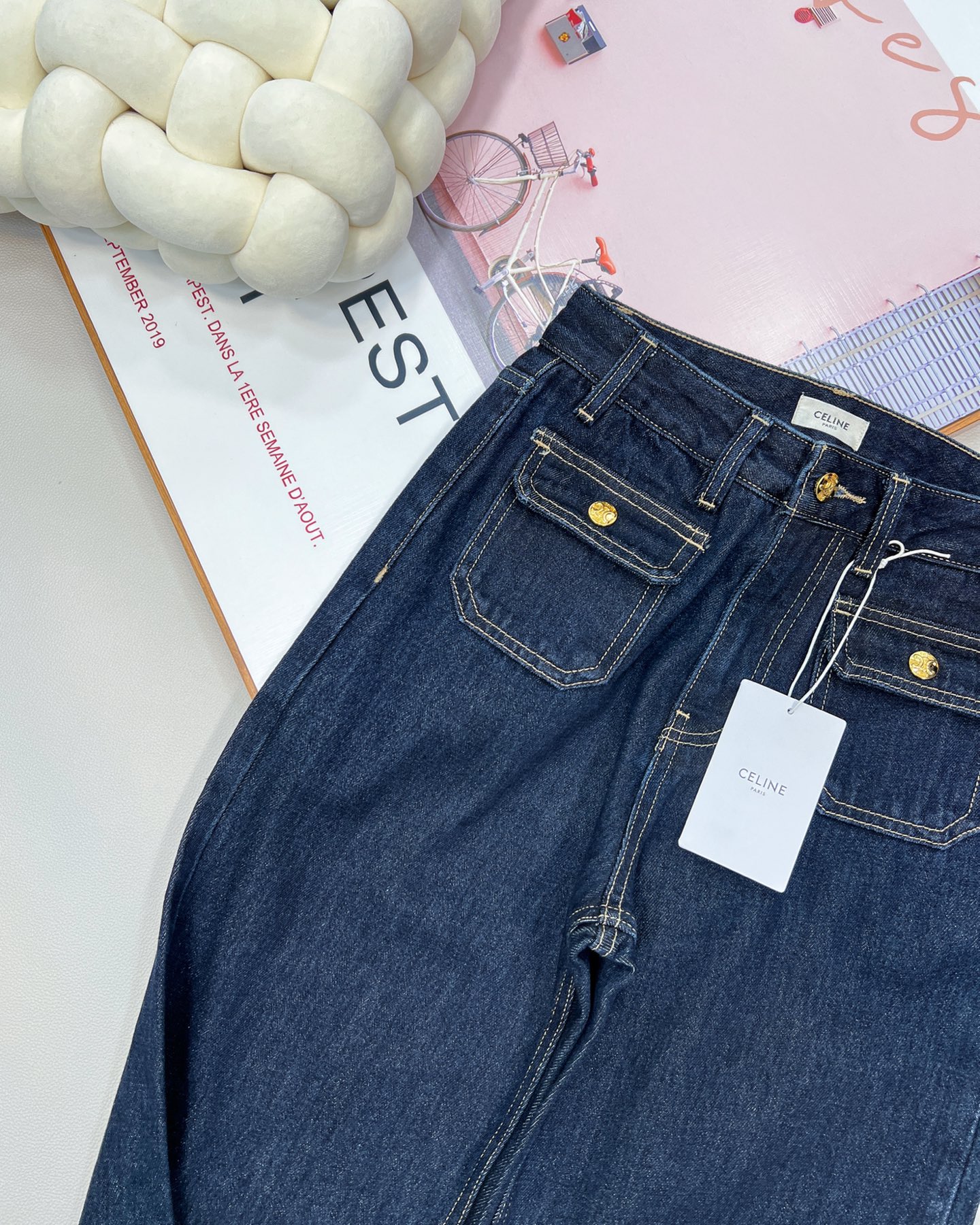 🆕CELINE新款独家首发原单品质CE神裤再现✌️漫画腿即视感，原色无洗水双口袋微喇牛仔裤！凯旋门金属扣