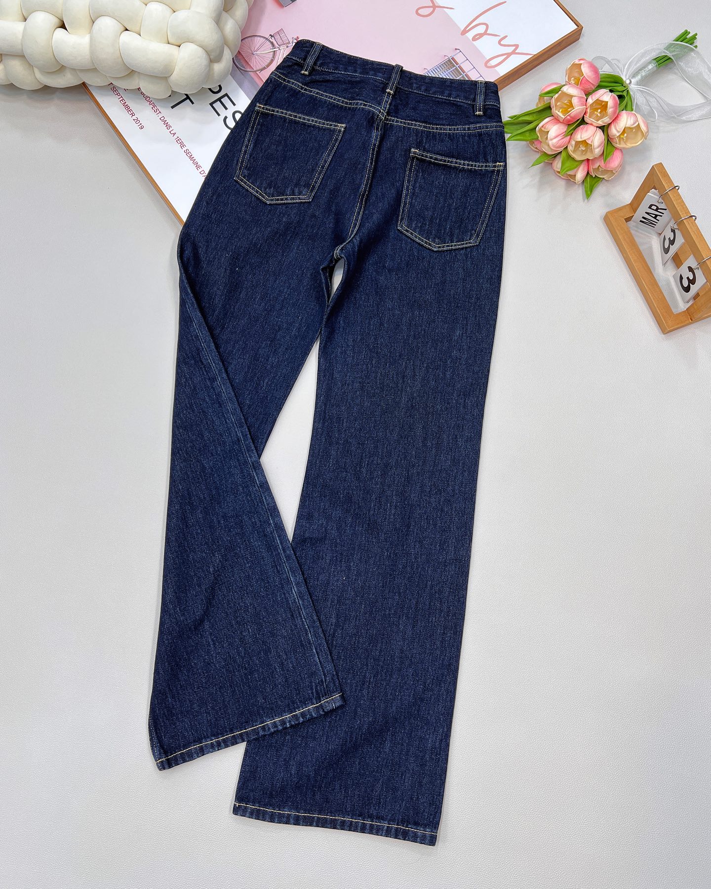 🆕CELINE新款独家首发原单品质CE神裤再现✌️漫画腿即视感，原色无洗水双口袋微喇牛仔裤！凯旋门金属扣