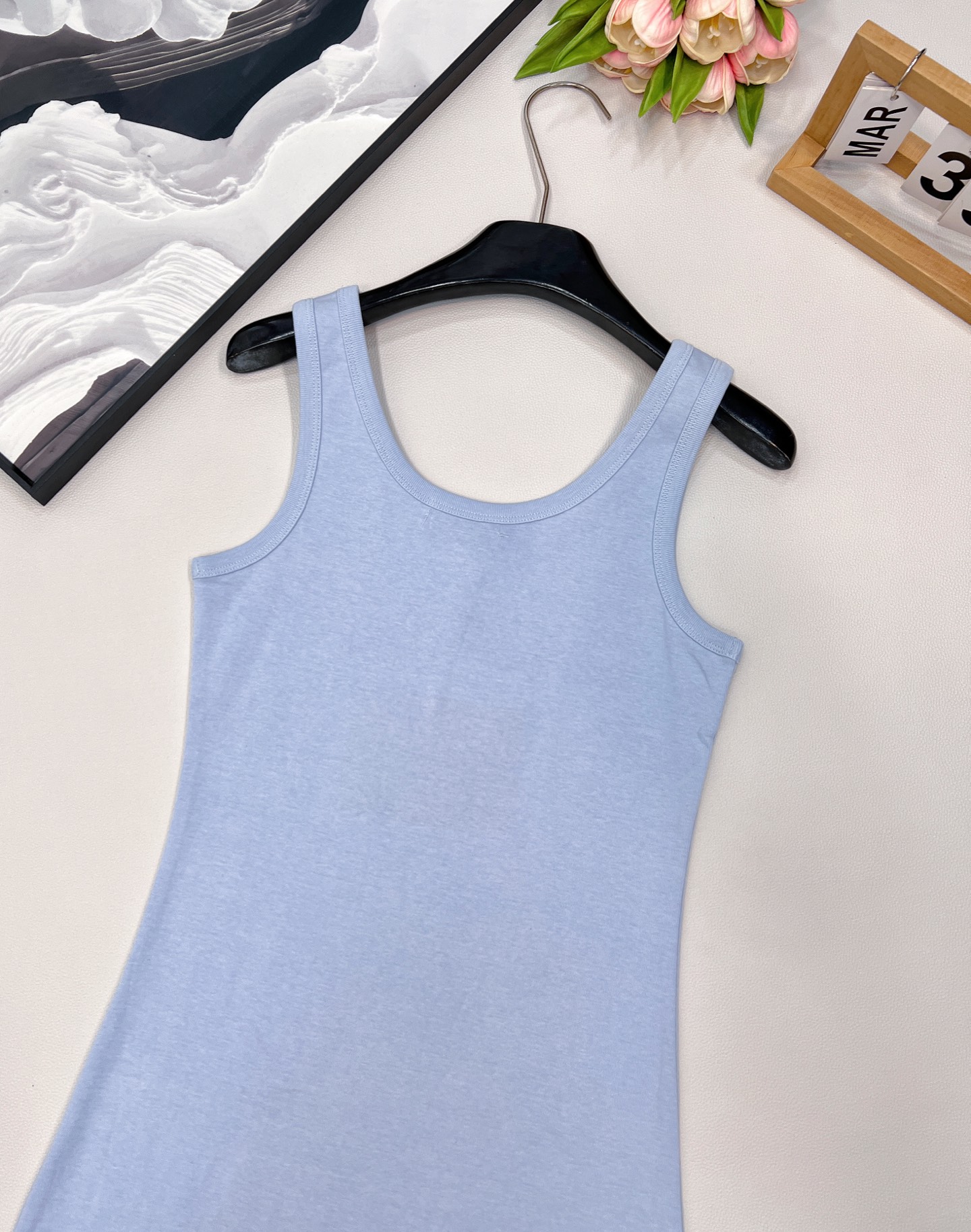 🆕 PRADA 新款经典三角徽标背心连衣裙气质单品 这个连衣裙太好看了吧，夏季穿搭中的修身连衣裙，可以展