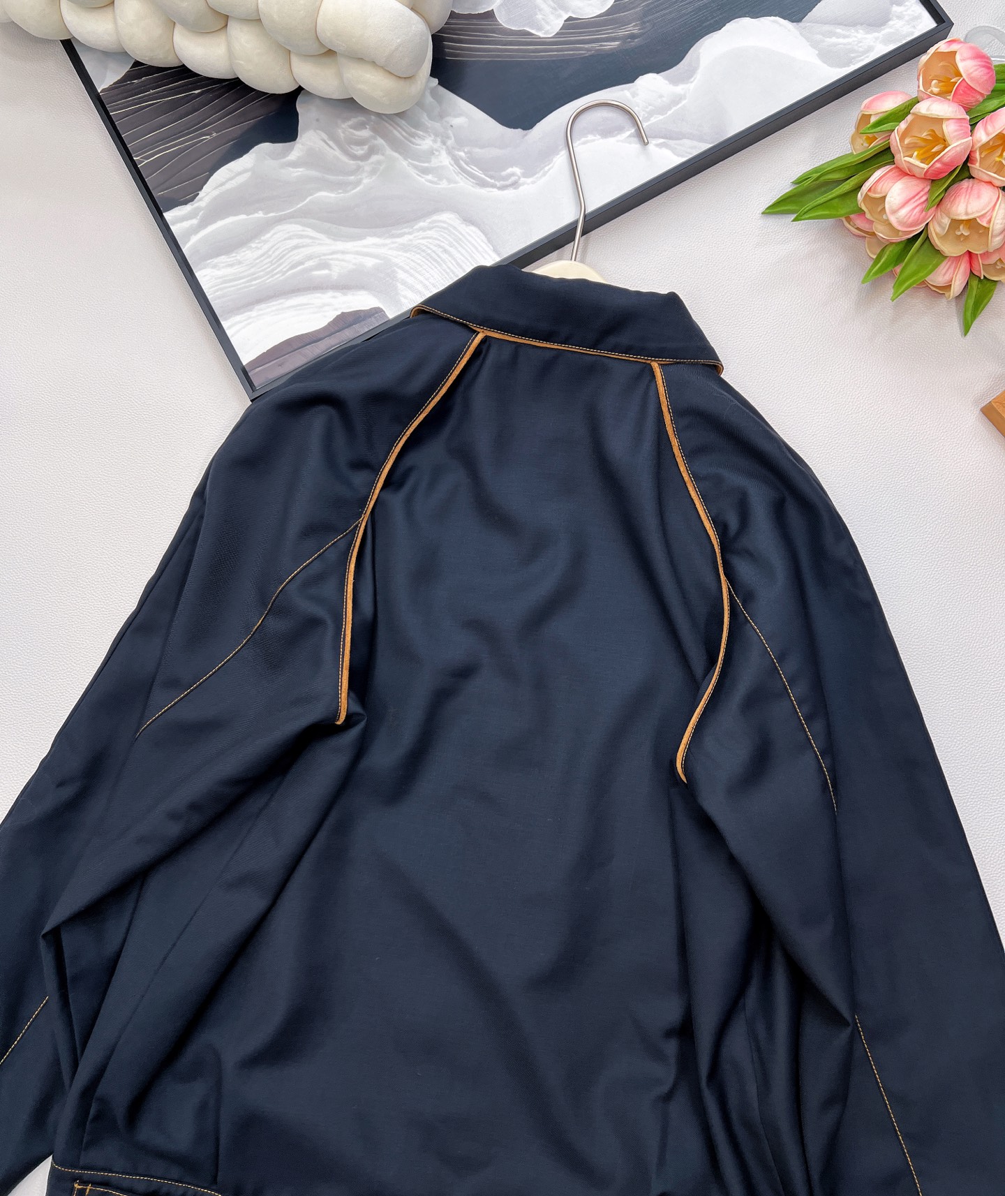 🆕Miumiu2025新款字母刺绣撞色轮廓夹克外套，定制YB百分百精纺羊毛材质 质感光泽 垂感十足 区别