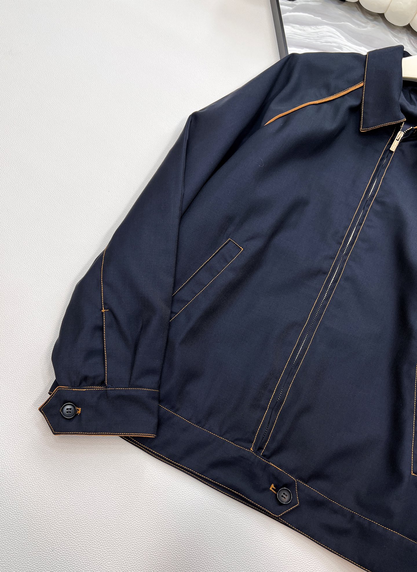 🆕Miumiu2025新款字母刺绣撞色轮廓夹克外套，定制YB百分百精纺羊毛材质 质感光泽 垂感十足 区别