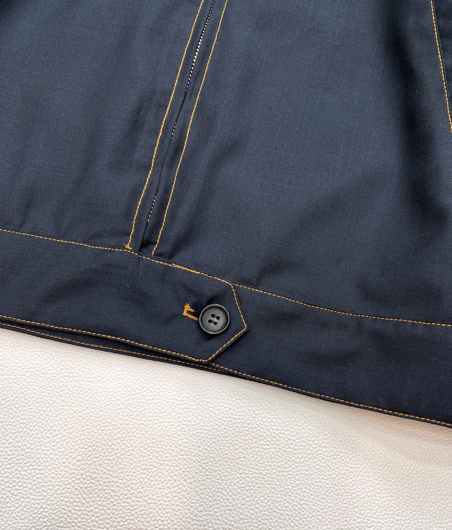 🆕Miumiu2025新款字母刺绣撞色轮廓夹克外套，定制YB百分百精纺羊毛材质 质感光泽 垂感十足 区别