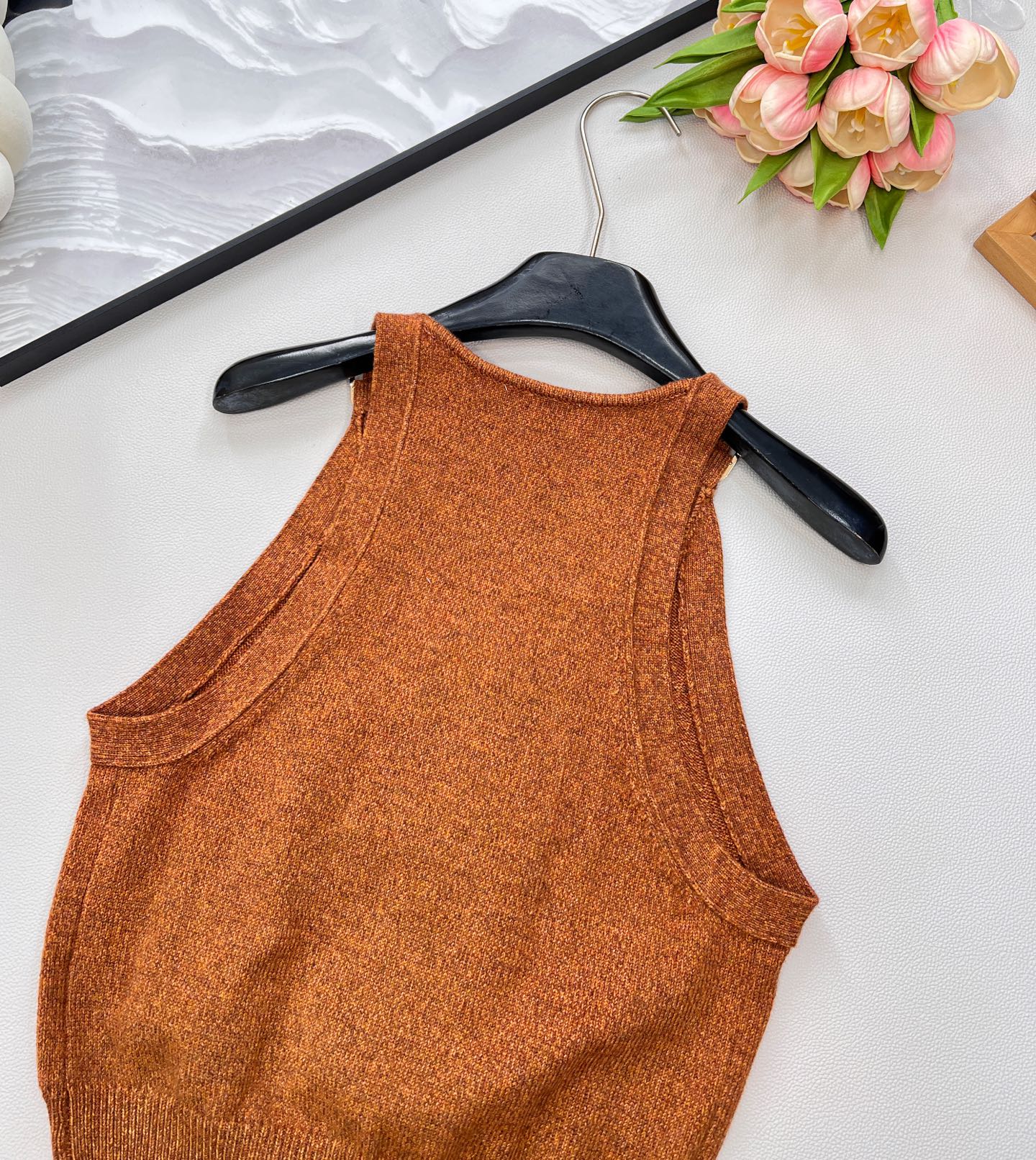 🆕Chanel新款带扣针织马甲，定制YB羊绒羊毛纱线织造 细腻柔软 弹力十足 亮色多彩V领马甲版型 露出