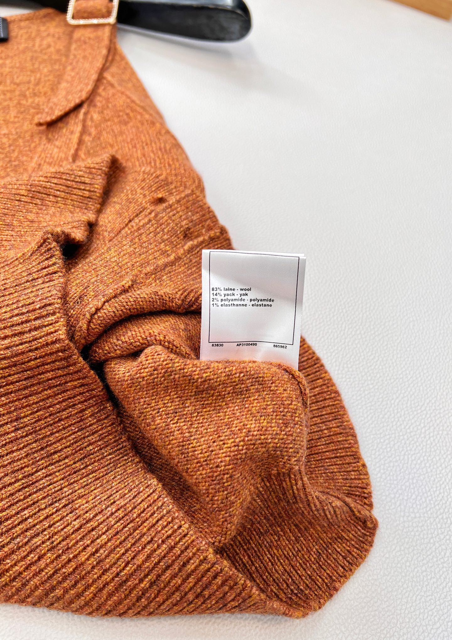 🆕Chanel新款带扣针织马甲，定制YB羊绒羊毛纱线织造 细腻柔软 弹力十足 亮色多彩V领马甲版型 露出