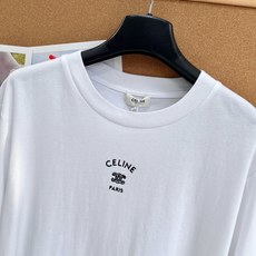 🆕CELINE26早秋凯旋门刺绣长袖T ,早秋极简松弛长袖T恤 早秋刚需基础长袖天花板!低调雅痞法式老钱风直接拿捏✨ 黑 🆕CELINE26早秋凯旋门刺绣长袖T ,早秋极简松弛长袖T恤 早秋刚需基础长袖天花板!低调雅痞法式老钱风直接拿捏✨ 黑