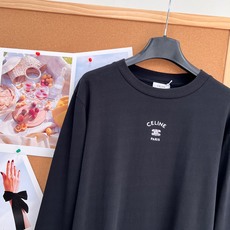 🆕CELINE26早秋凯旋门刺绣长袖T ,早秋极简松弛长袖T恤 早秋刚需基础长袖天花板!低调雅痞法式老钱风直接拿捏✨ 黑 🆕CELINE26早秋凯旋门刺绣长袖T ,早秋极简松弛长袖T恤 早秋刚需基础长袖天花板!低调雅痞法式老钱风直接拿捏✨ 黑