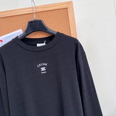 🆕CELINE26早秋凯旋门刺绣长袖T ,早秋极简松弛长袖T恤 早秋刚需基础长袖天花板!低调雅痞法式老钱风直接拿捏✨ 黑 🆕CELINE26早秋凯旋门刺绣长袖T ,早秋极简松弛长袖T恤 早秋刚需基础长袖天花板!低调雅痞法式老钱风直接拿捏✨ 黑