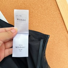 🆕DIOR新款仙气白蕾丝半裙,温柔氛围感天花板 自带柔光滤镜的重工蕾丝半裙,把法式浪漫与高级松弛感焊在身上✨ 高腰简约 🆕DIOR新款仙气白蕾丝半裙,温柔氛围感天花板 自带柔光滤镜的重工蕾丝半裙,把法式浪漫与高级松弛感焊在身上✨ 高腰简约