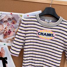 🆕Chanel早春马卡龙条纹镂空针织短袖,温柔马卡龙条纹,少女感针织短袖太戳人!早春氛围感刚需针织上衣,甜而不腻的粉黄藏 🆕Chanel早春马卡龙条纹镂空针织短袖,温柔马卡龙条纹,少女感针织短袖太戳人!早春氛围感刚需针织上衣,甜而不腻的粉黄藏